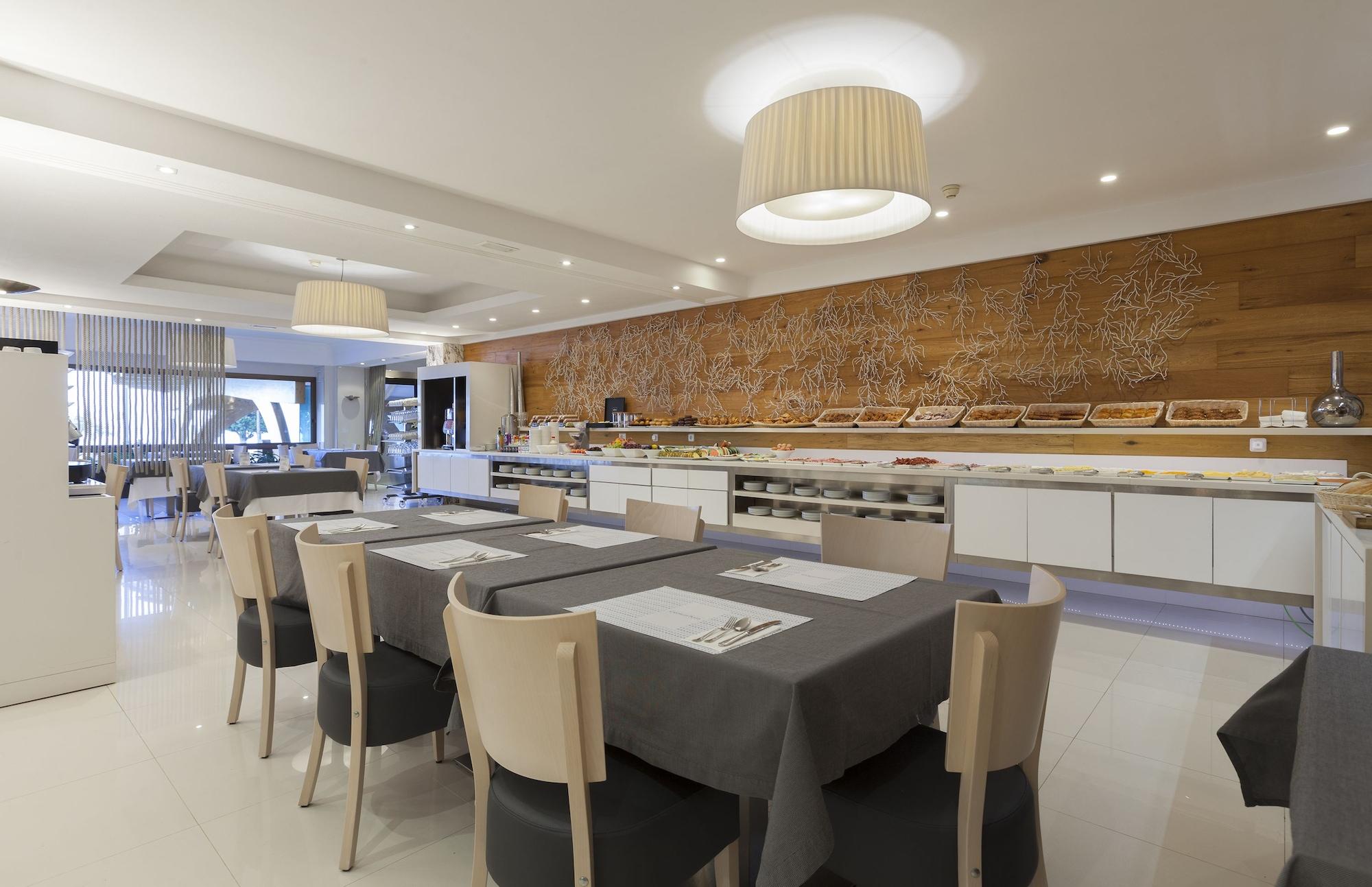Bar/Salón Canyelles Platja