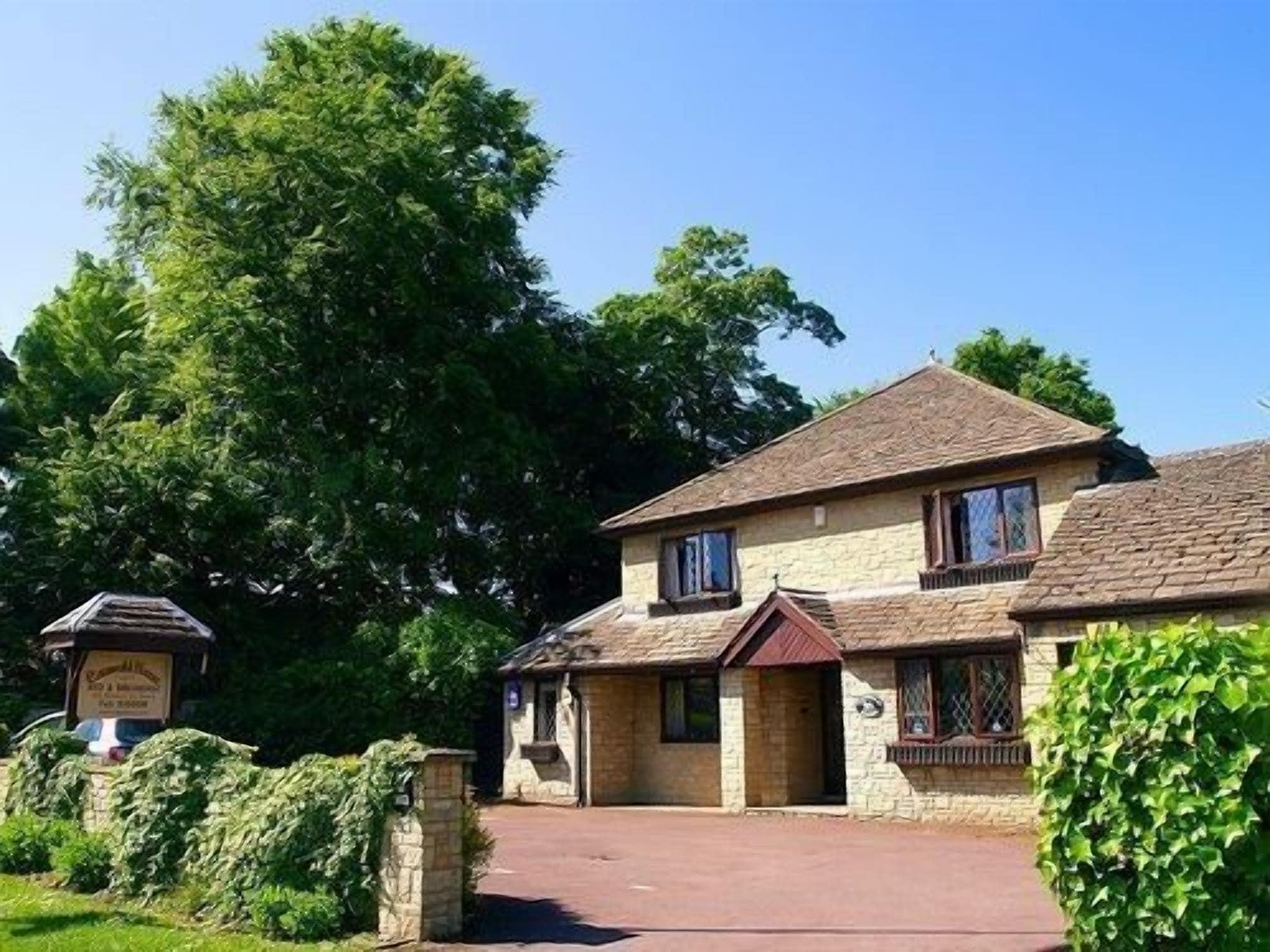 Varios Cotswold House
