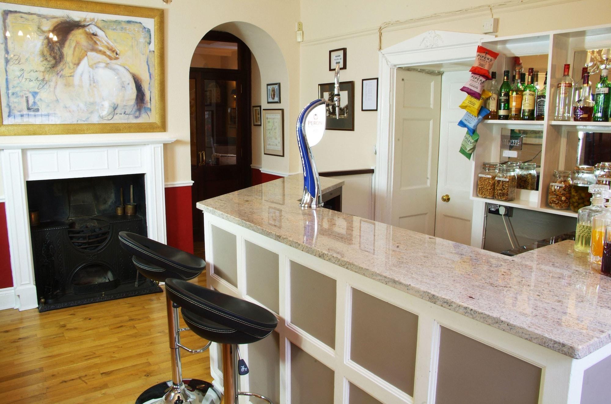 Bar/Salón Best Western Henbury Lodge Hotel