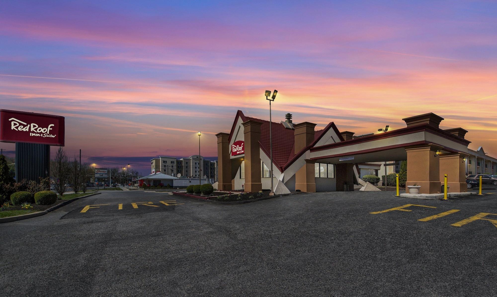 Vista Exterior Red Roof Inn & Suites Newark - University