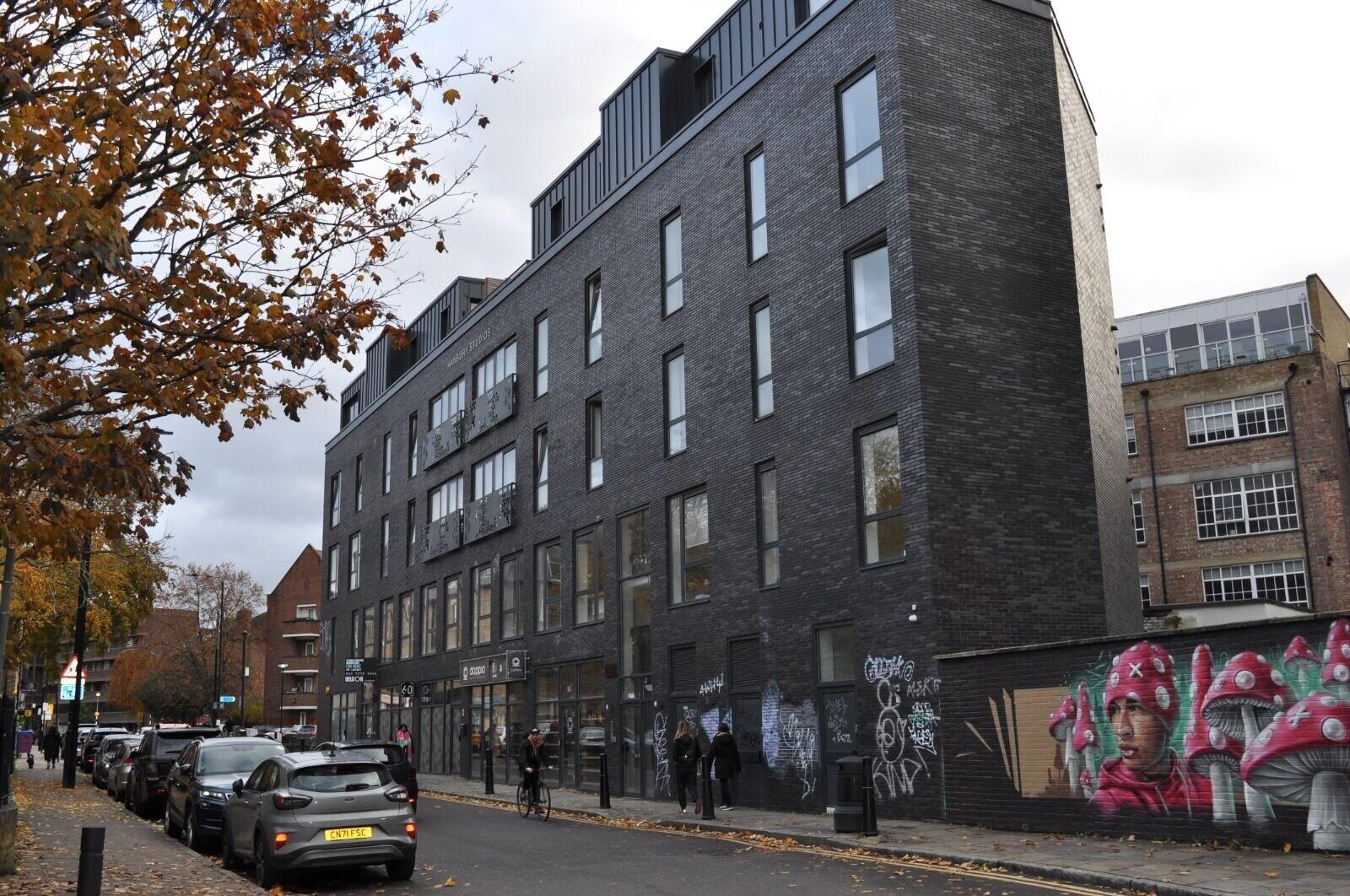 Vista Exterior Cosmos capsule coworking hub London