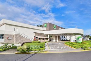 Alojamiento - Holiday Inn San Jose La Sabana