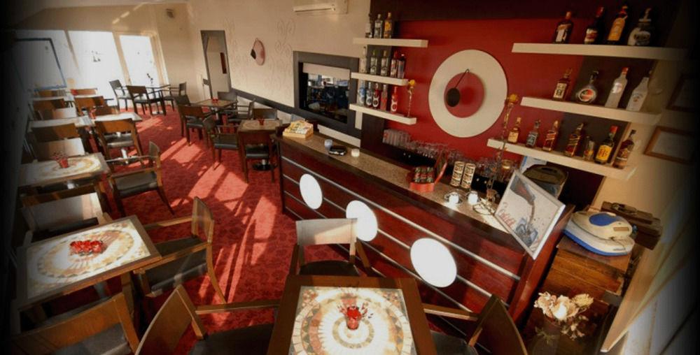 Bar/Salón Canak