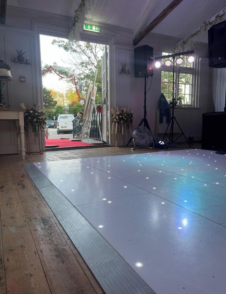 Gimnasio Grove Ferry Inn