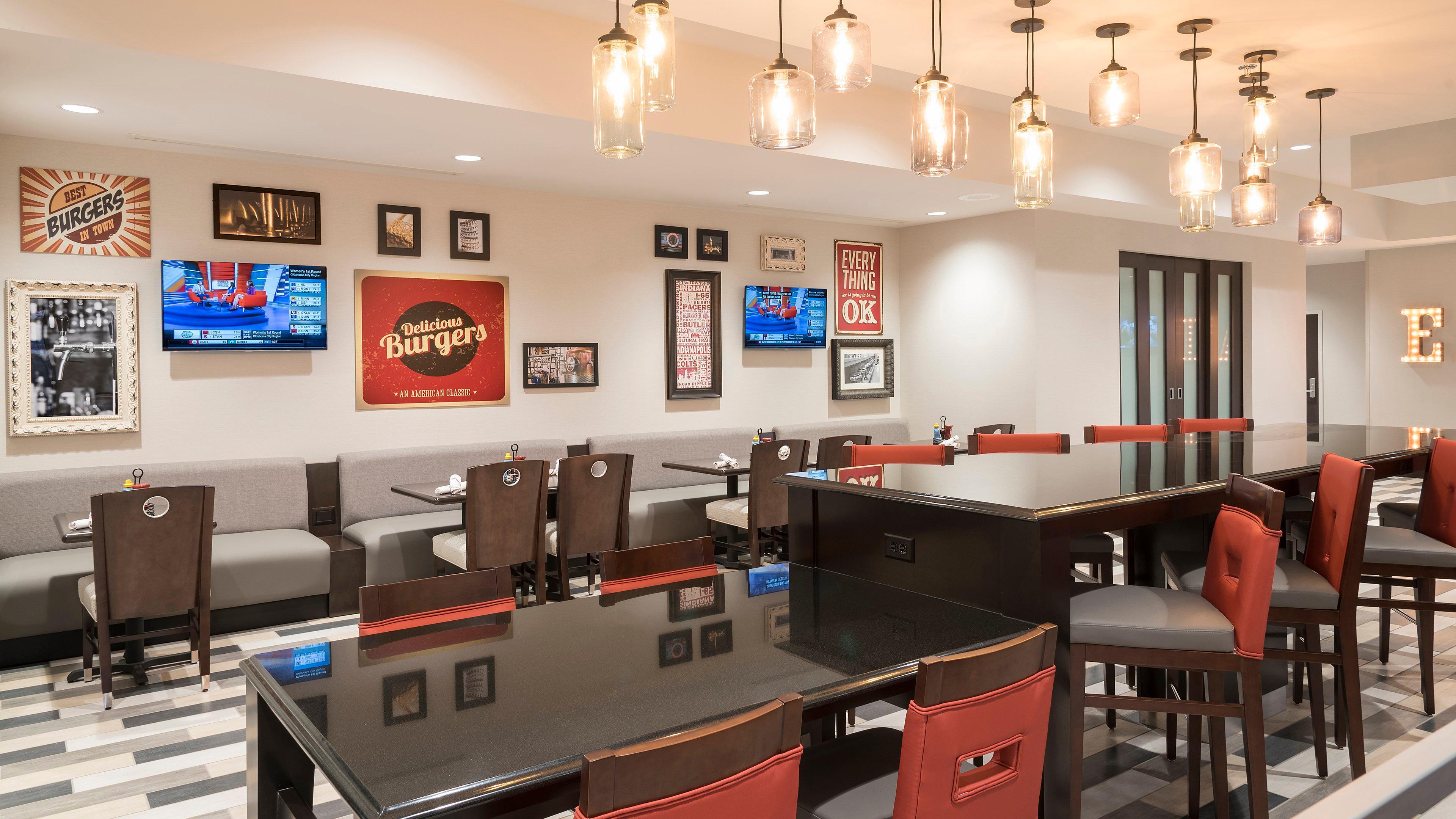 Restaurant Holiday Inn Indianapolis Airport by IHG