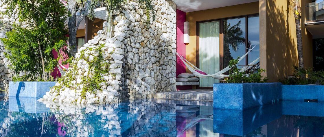 Ríos y caletas integrados a la arquitectura del Hotel Xcaret México