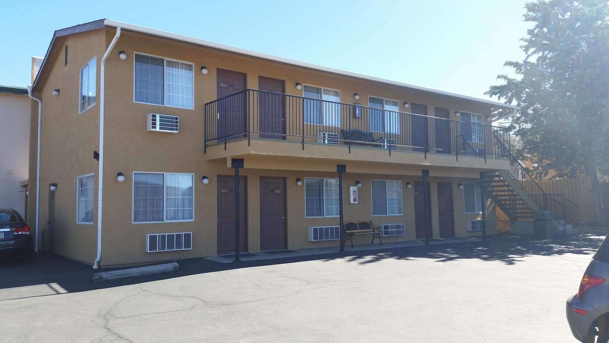 Vista Exterior Heritage House Motel