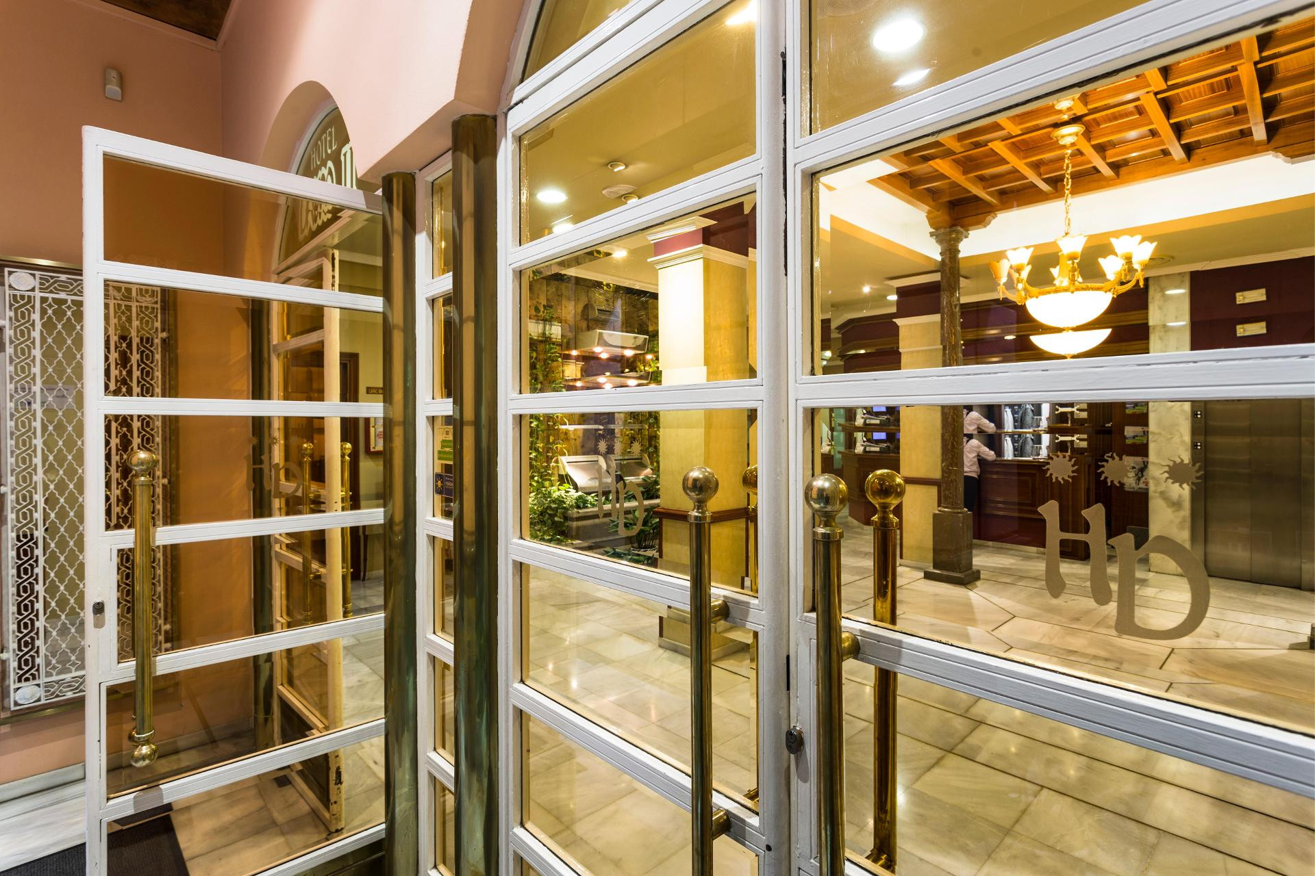 Vista Exterior Hotel Comfort Dauro 2