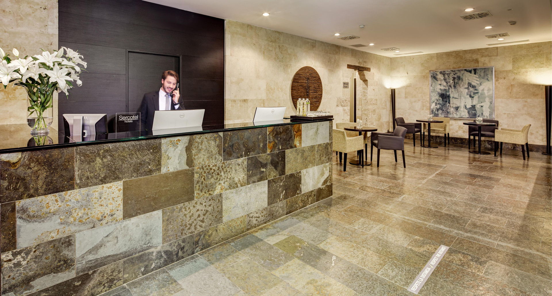 Vista Lobby Sercotel Puerta de la Catedral