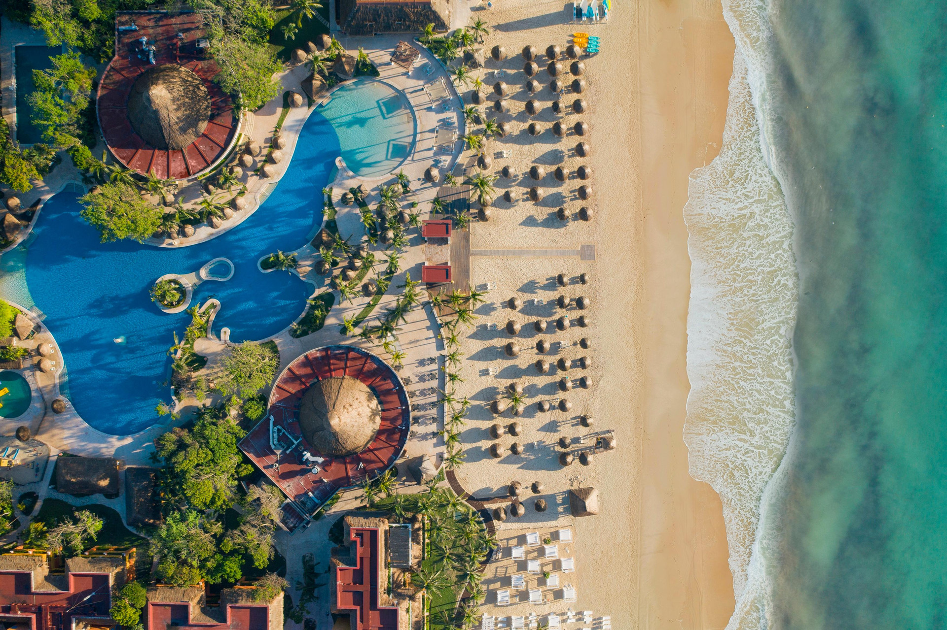 Vista Exterior Iberostar Waves Tucán - All Inclusive