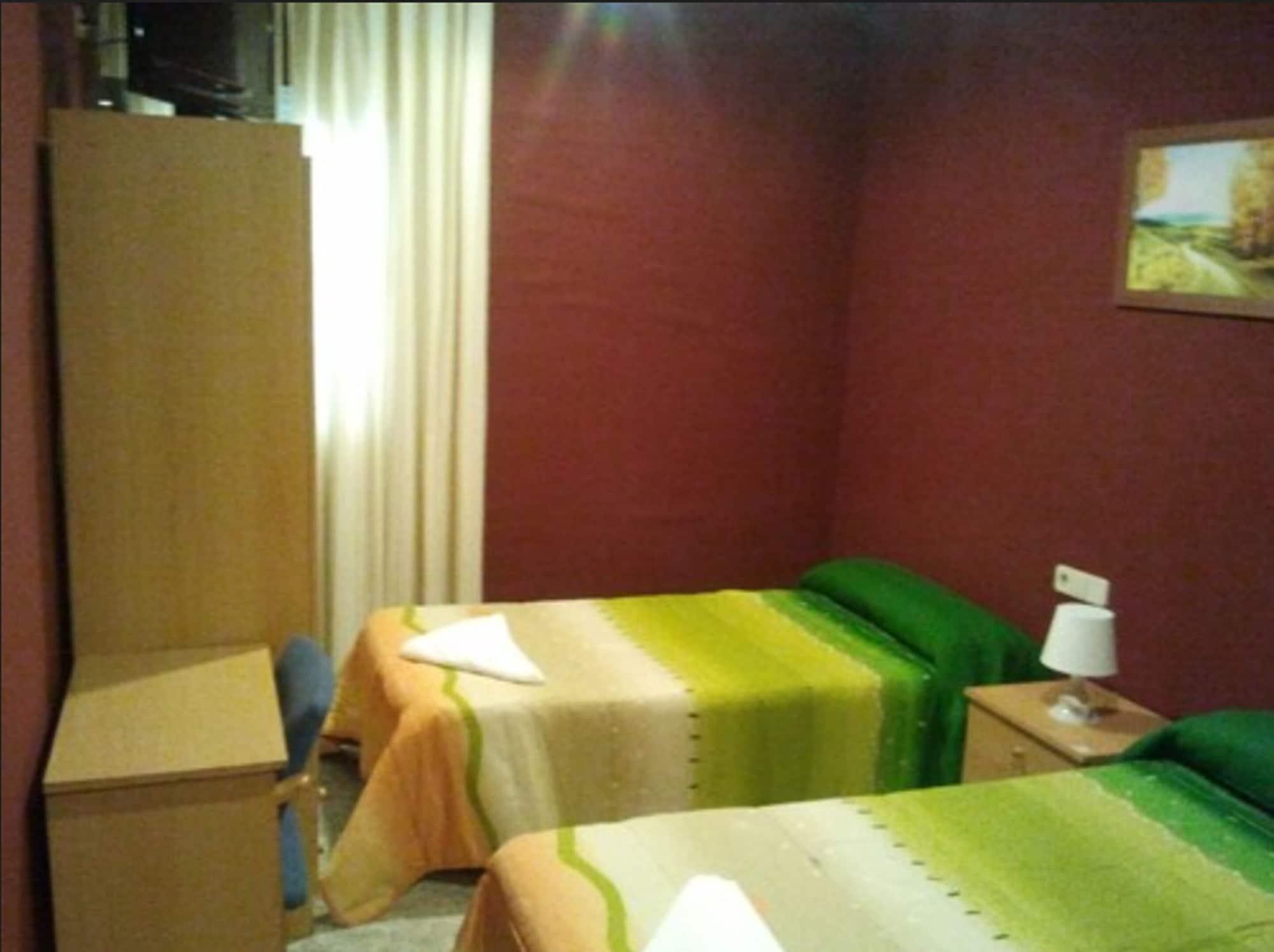 Varios Hostal Emilio