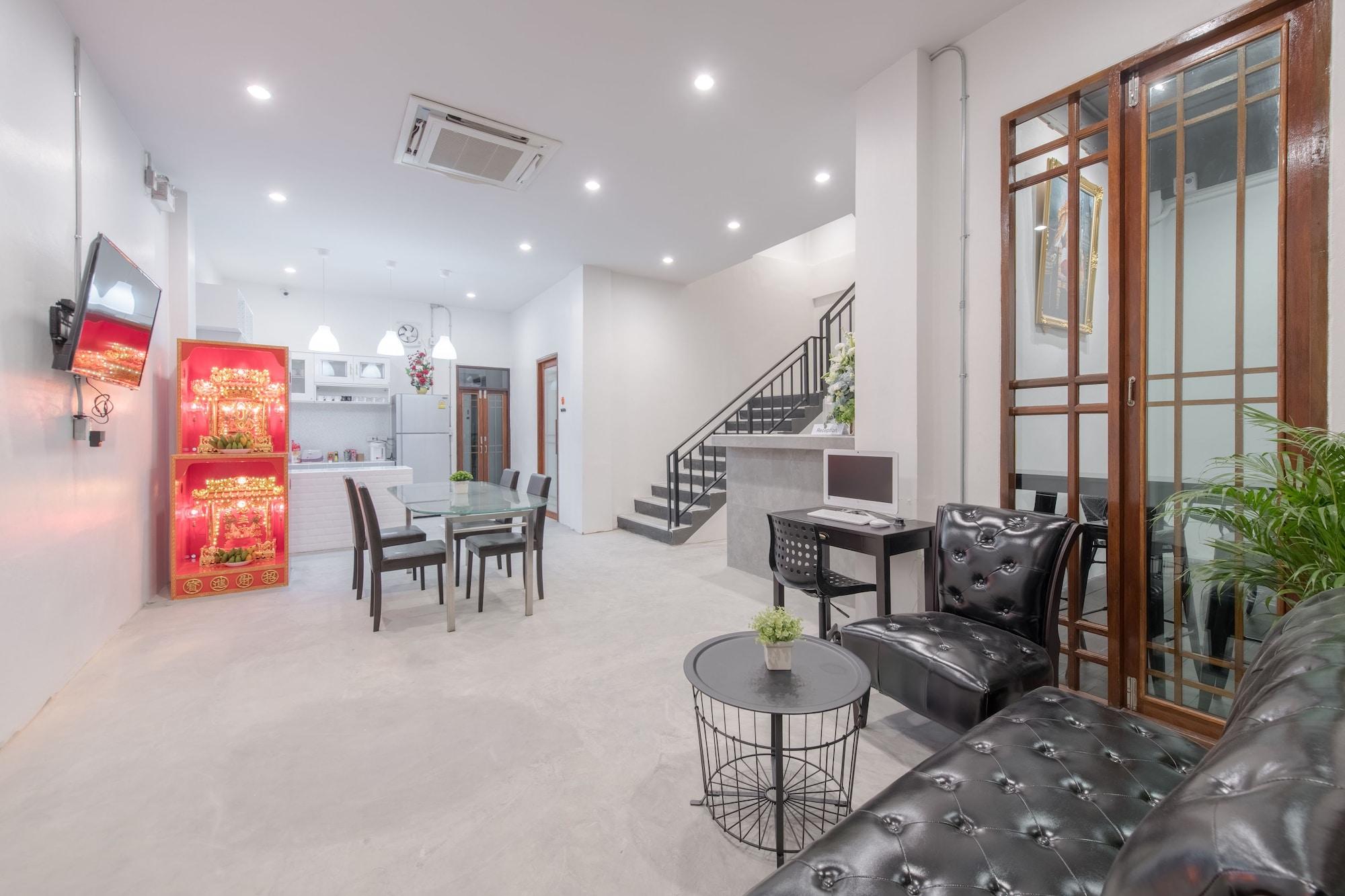 Vista Lobby Tiny Taladnoi Hostel