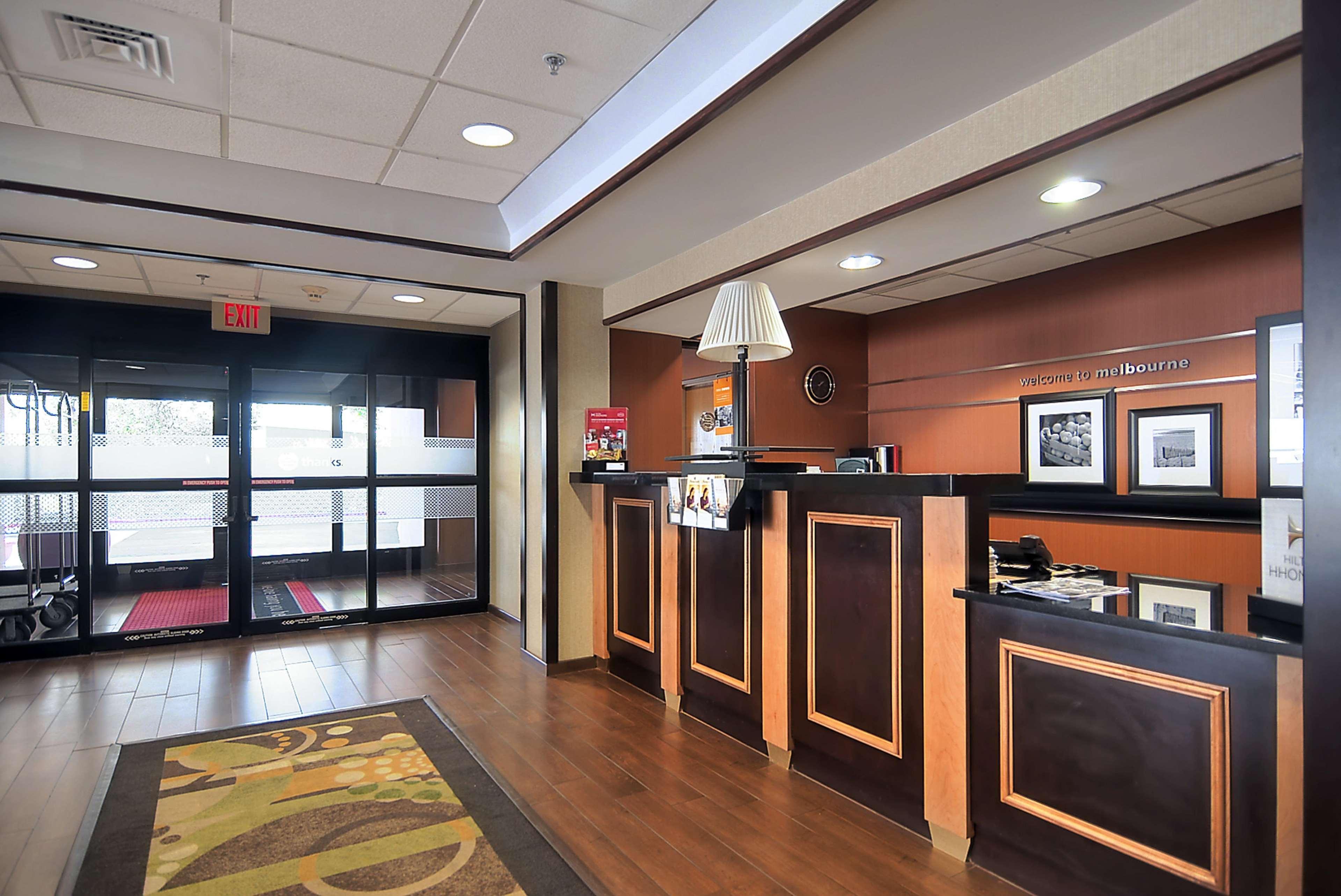 Vista Lobby Hampton Inn Melbourne