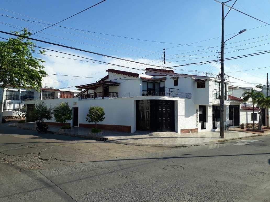 Vista Exterior Casona de los Pinto