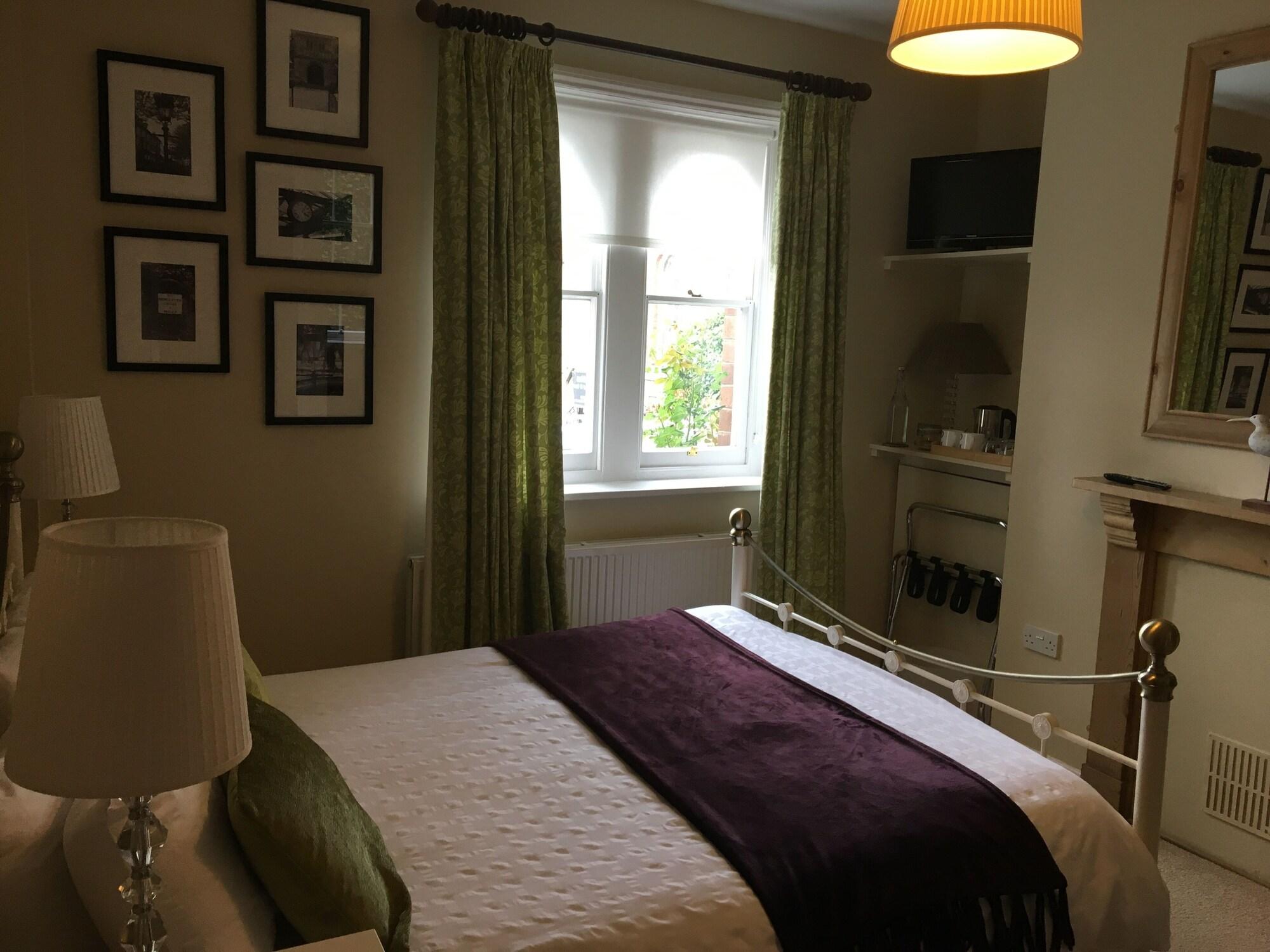 Varios Ashbury Bed and Breakfast