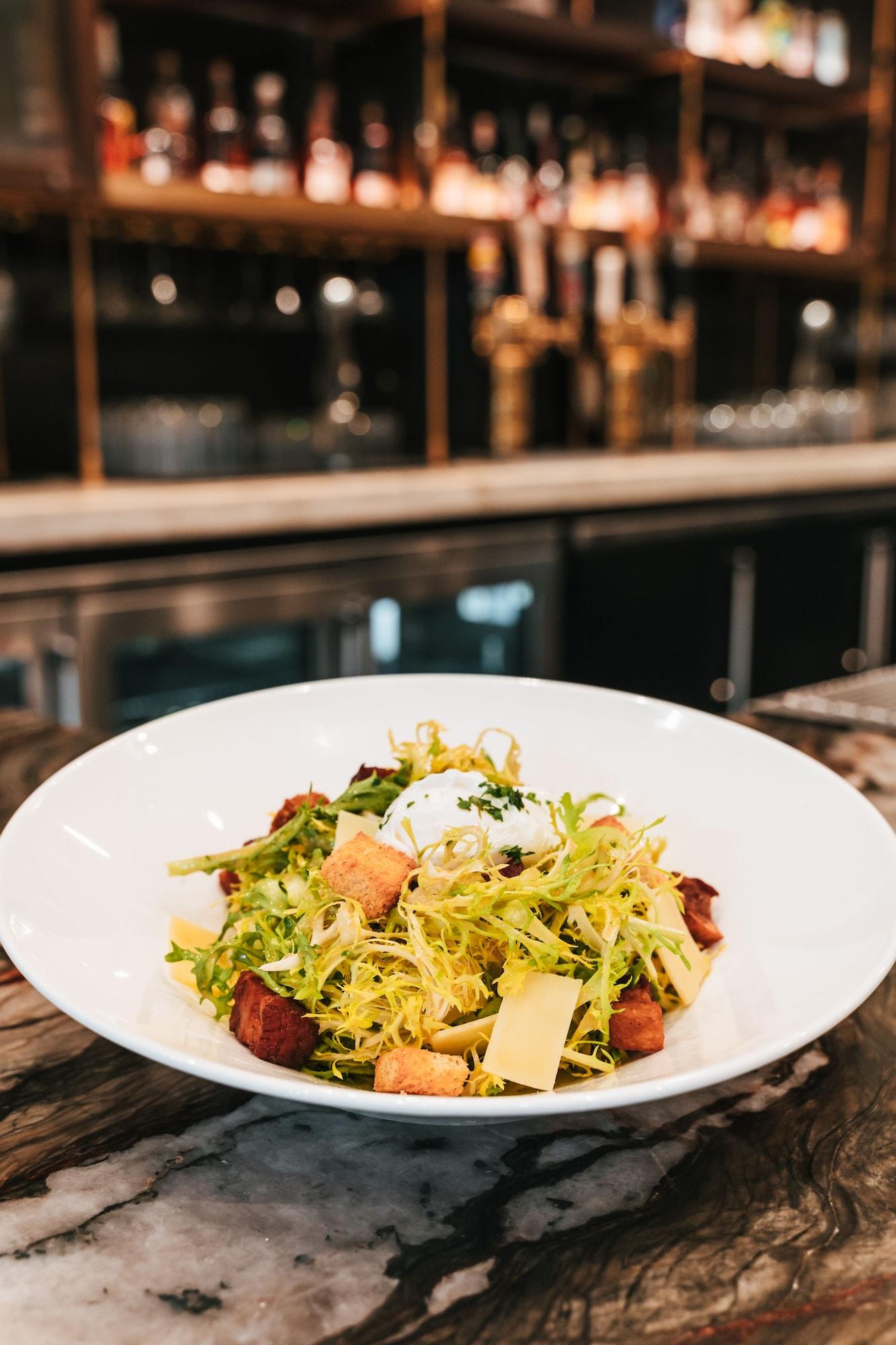 Restaurant Renaissance Saint Elm Dallas Downtown Hotel