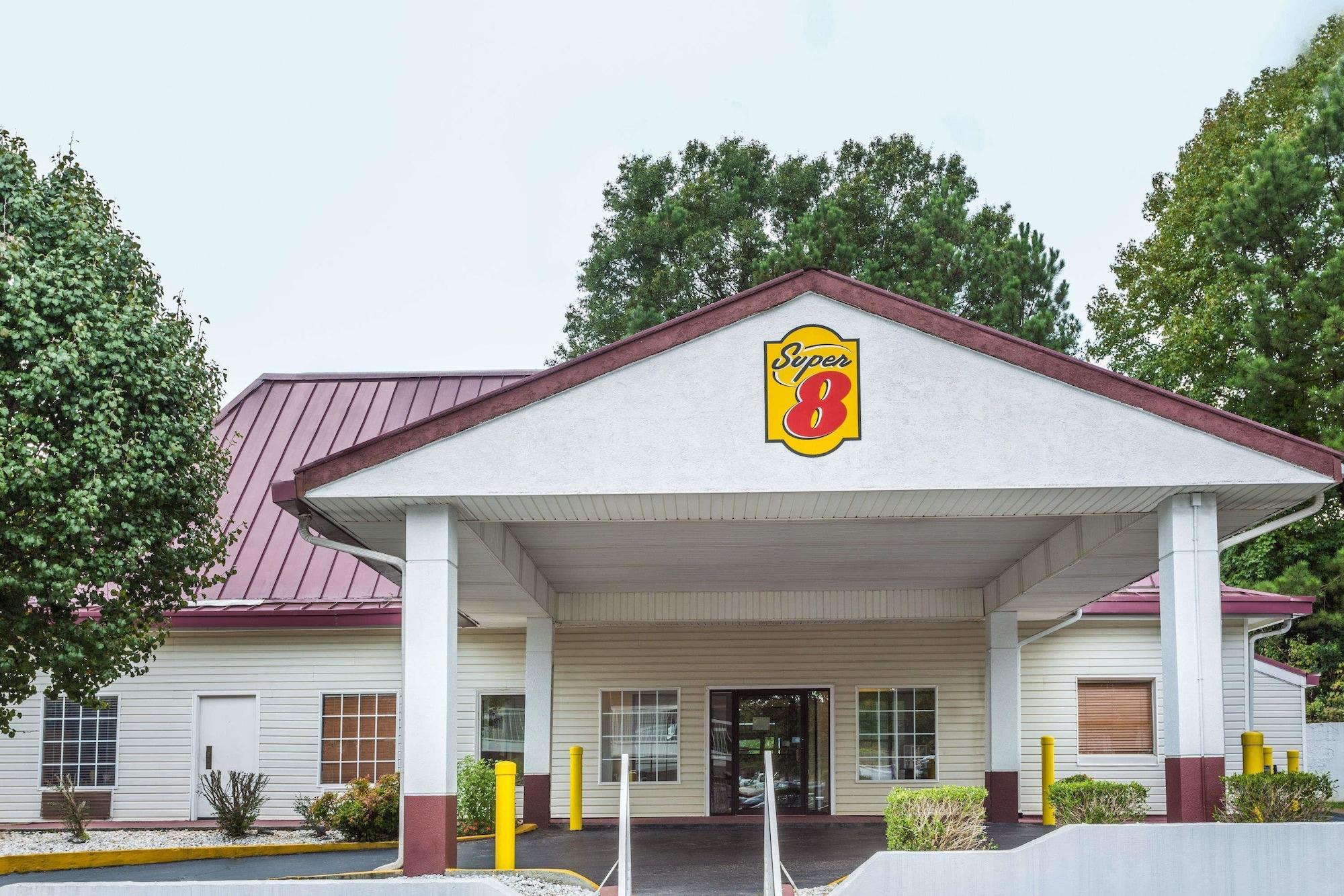 Varios Super 8 by Wyndham Atlanta Northeast GA