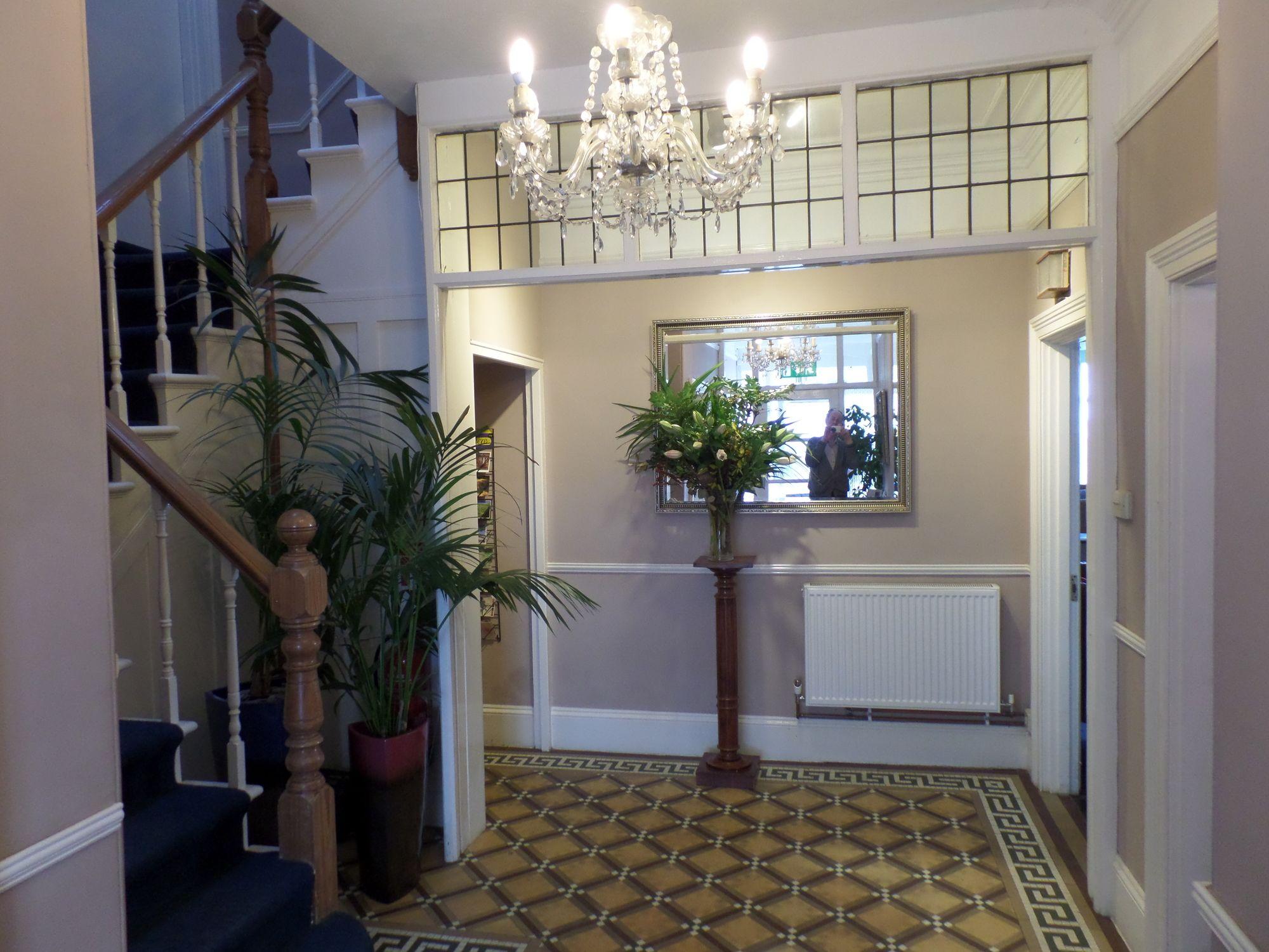 Vista Lobby Bossiney House Hotel