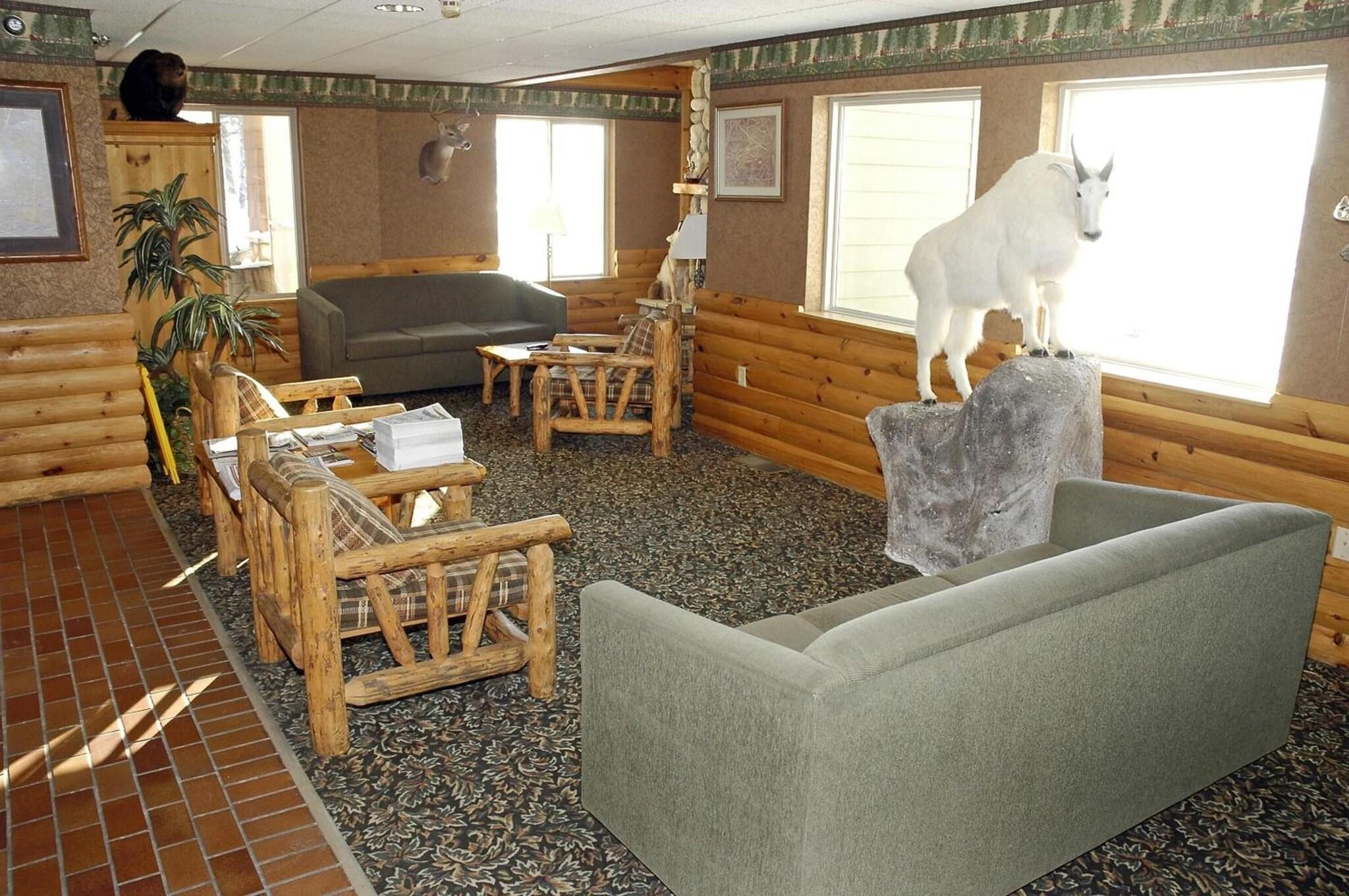 Vista Lobby Pellston Lodge
