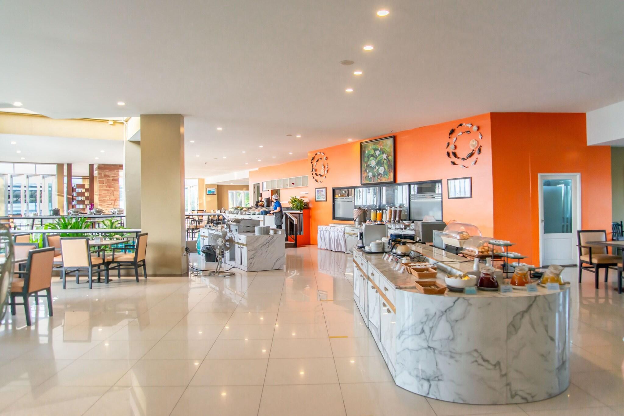Restaurant Royal Phala Cliff Beach Resort and Spa