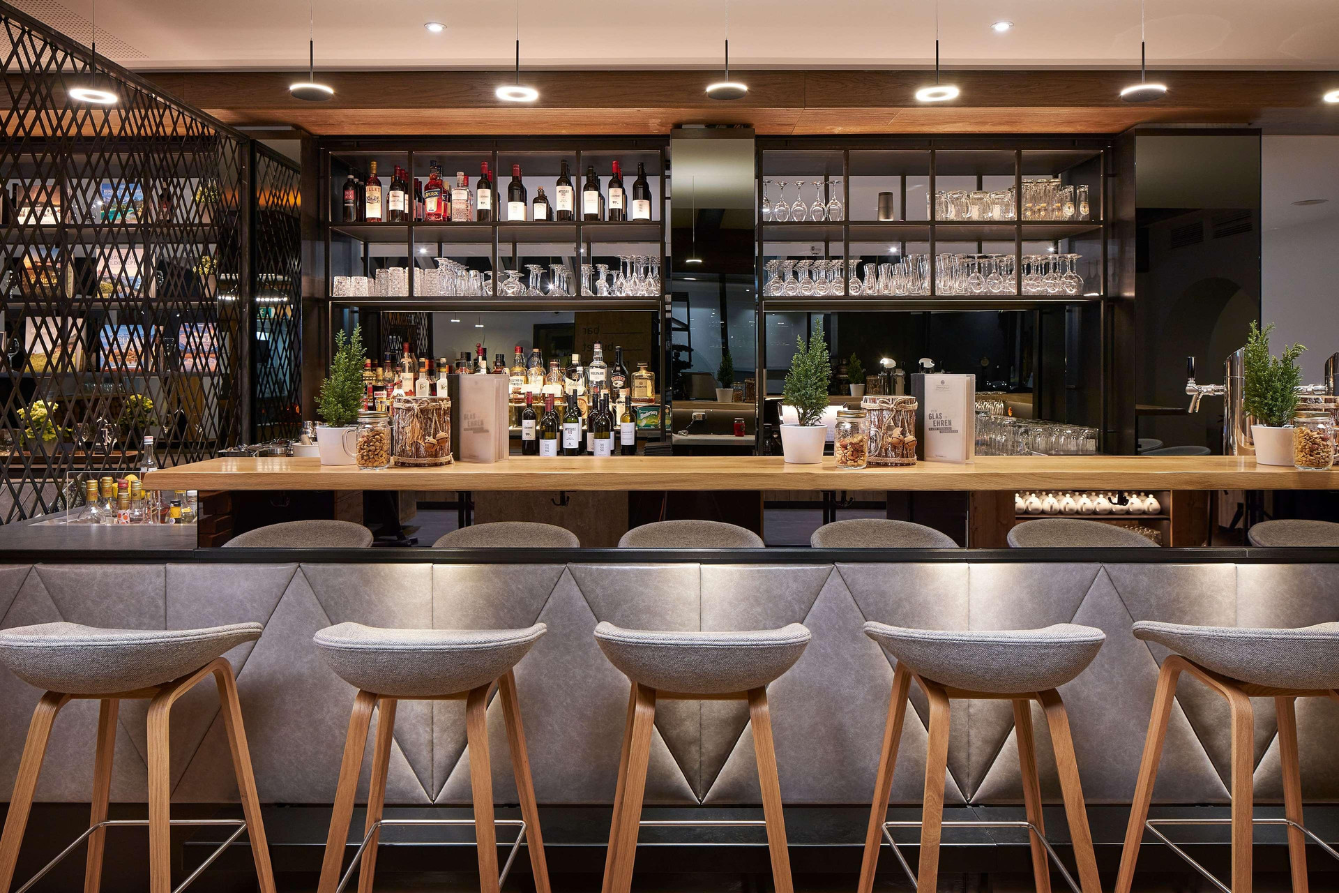 Bar/Salón HYPERION Hotel Garmisch – Partenkirchen