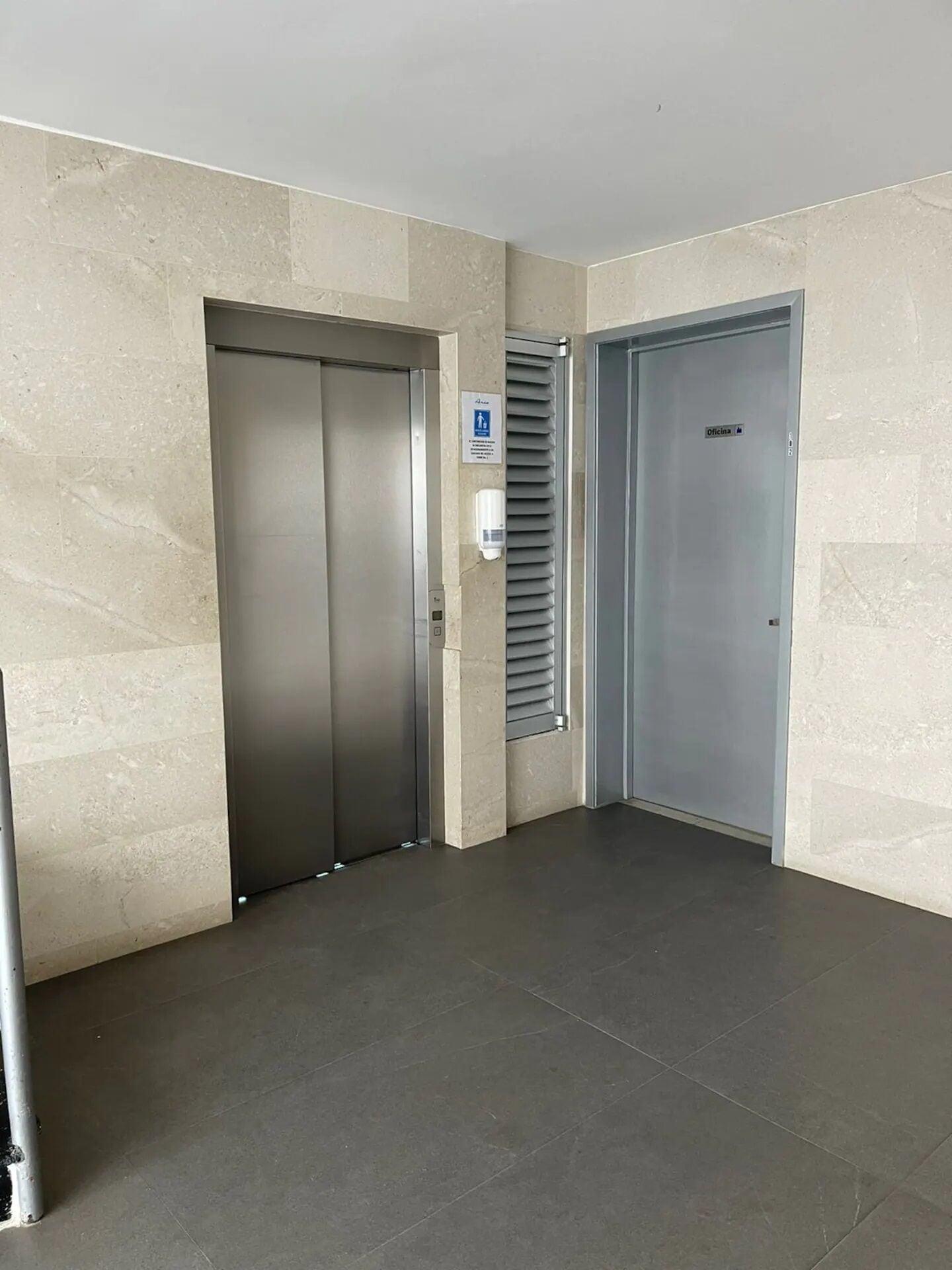 Vista Lobby CONDO ARIAN  BY TRVL2HM