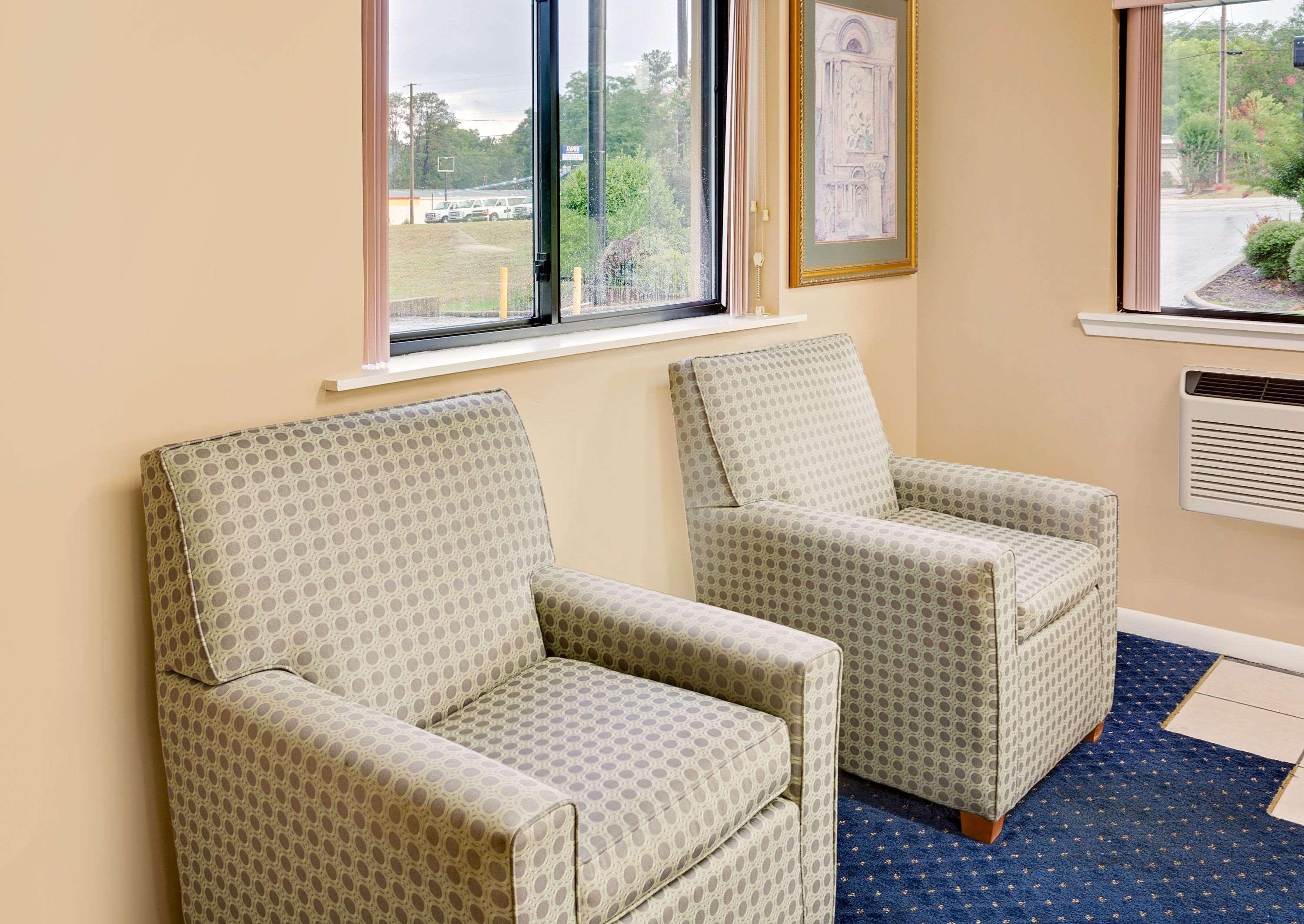 Vista Lobby Super 8 by Wyndham Laurel