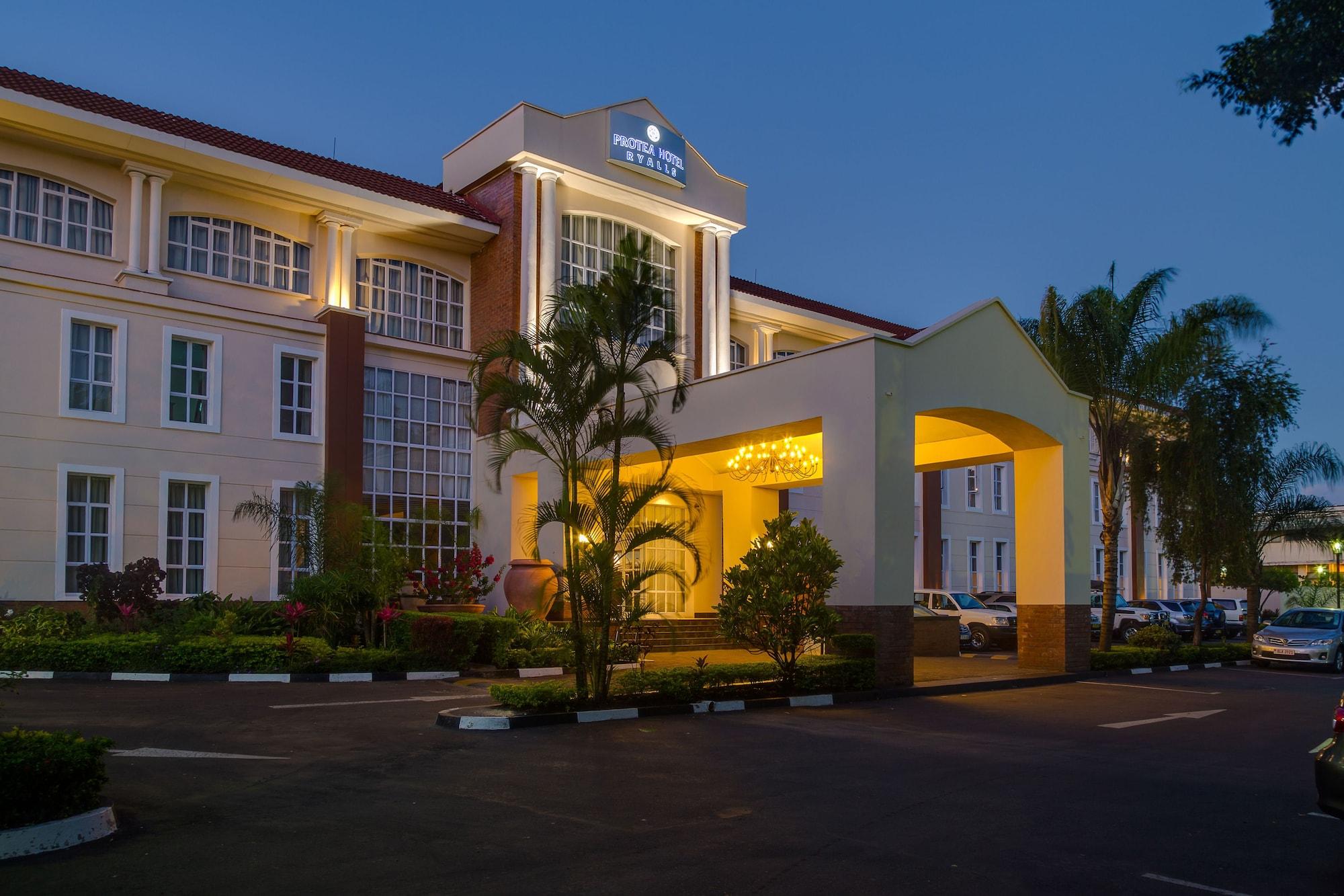 Vista Exterior Protea Hotel by Marriott Blantyre Ryalls