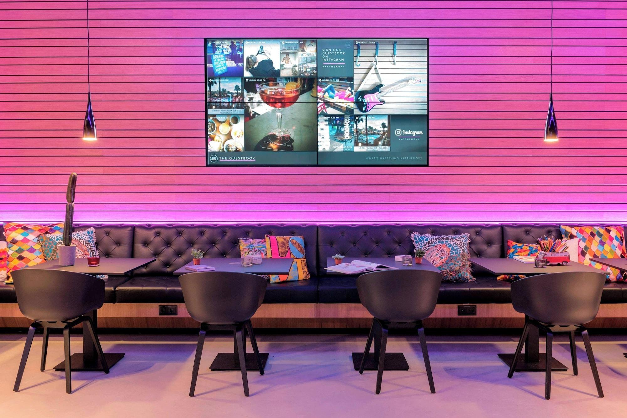 Restaurant X Hotel