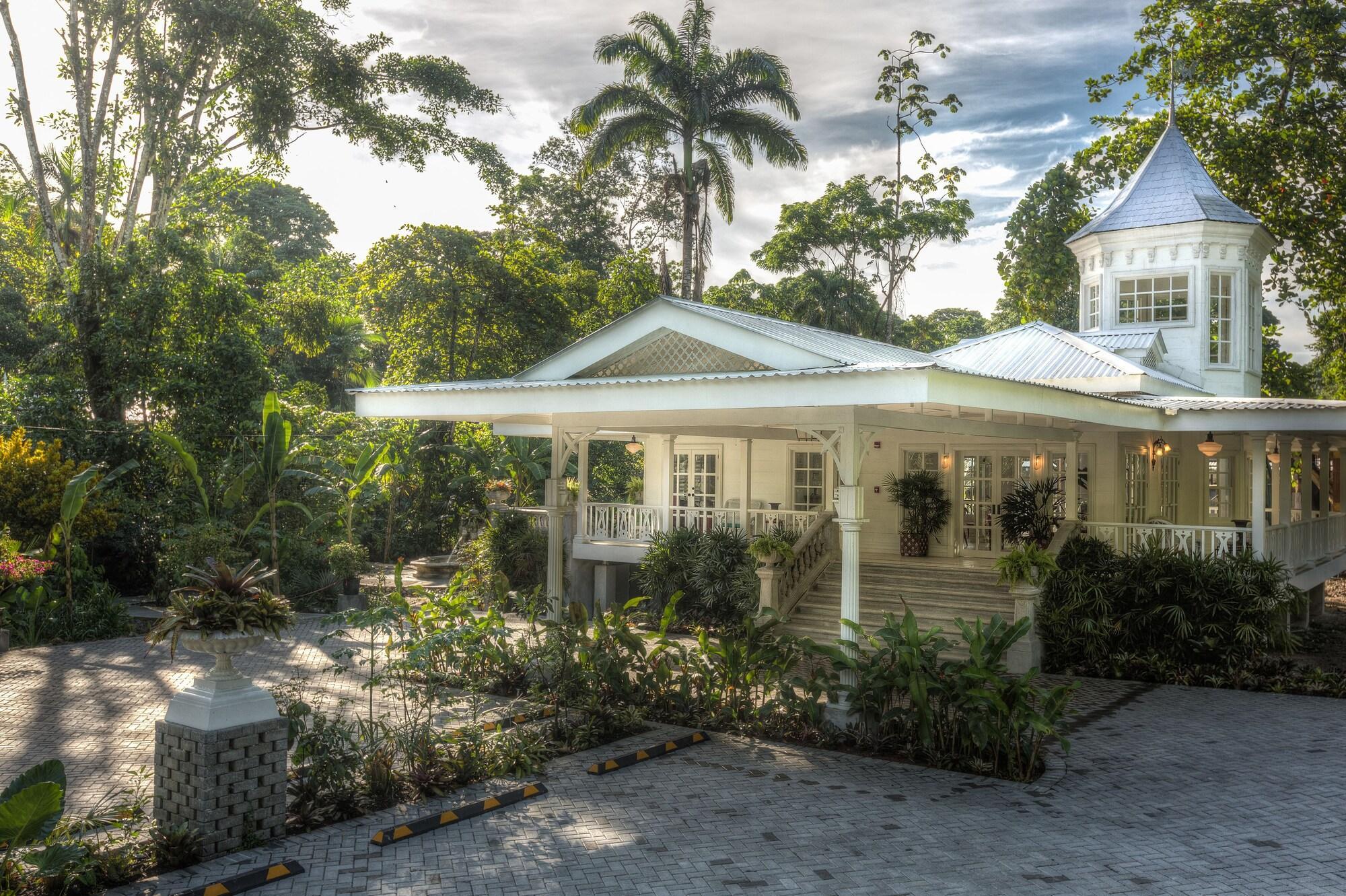 Vista Lobby Hotel Aguas Claras Member of the Cayuga Collection
