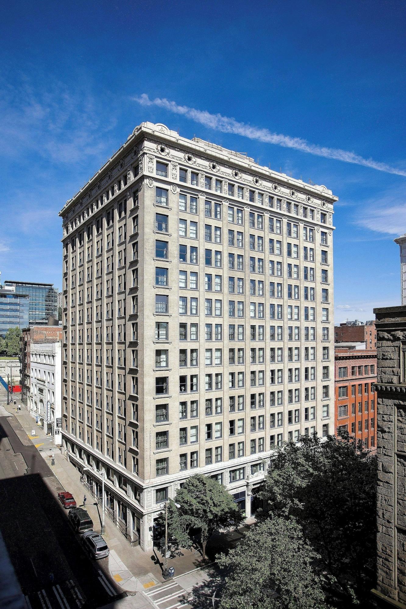 Vista Exterior Courtyard Seattle Downtown Pioneer Square