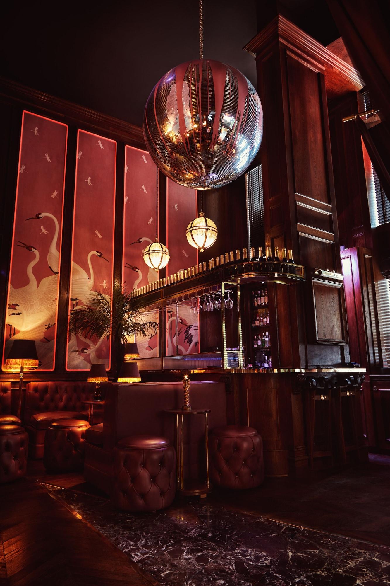 Varios House of Gods Hotel
