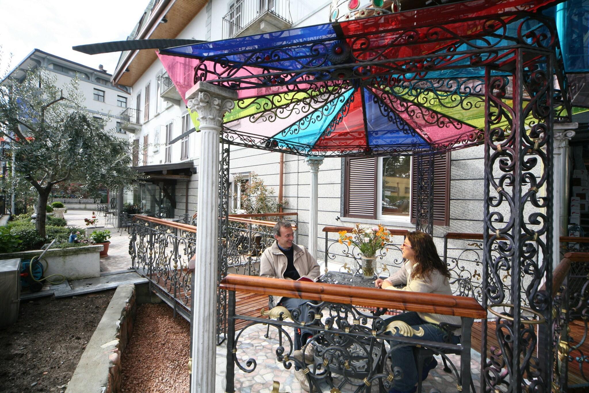 Bar/Salón Hotel Ungheria Varese 1946