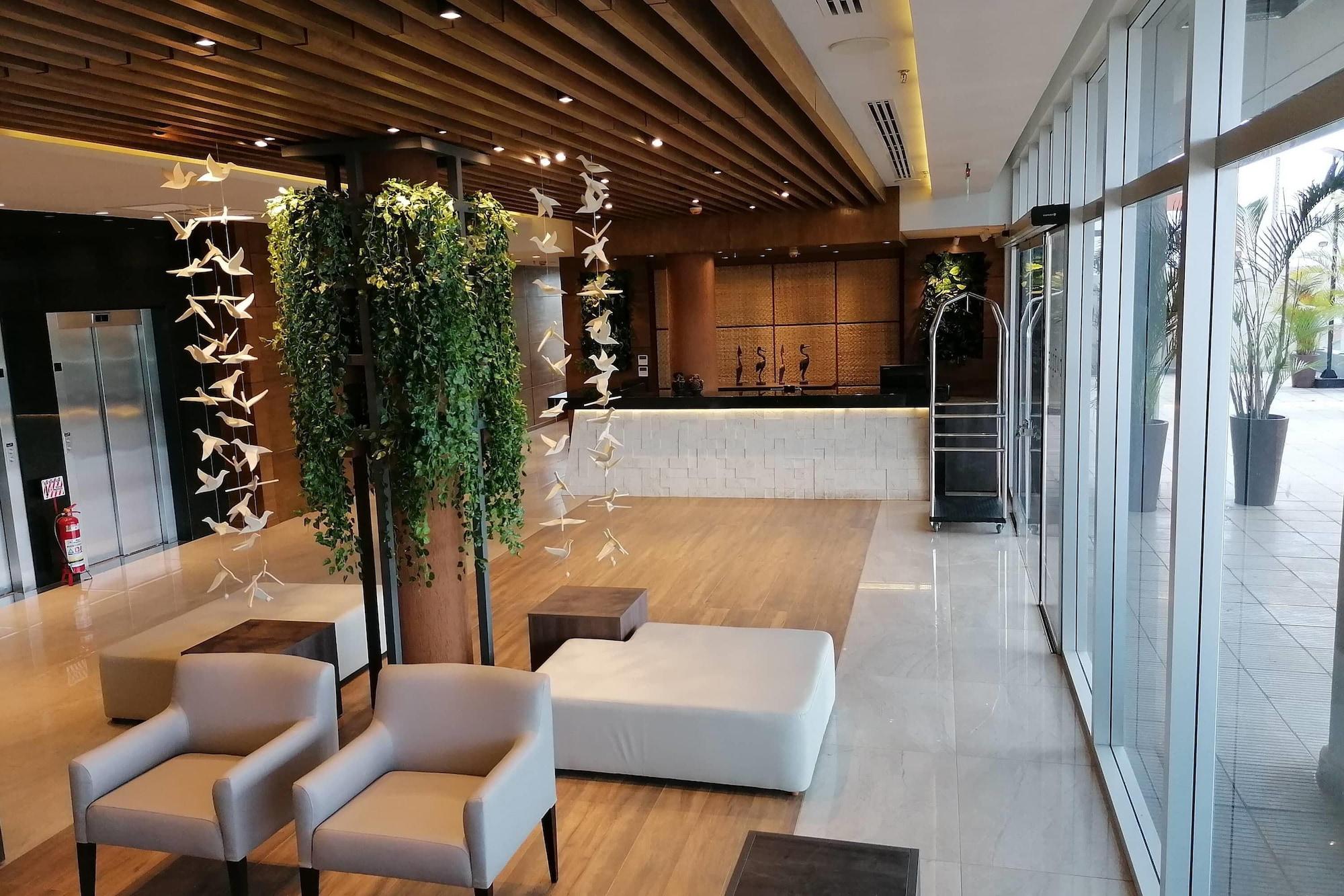 Vista Lobby Dazzler by Wyndham Ciudad del Este