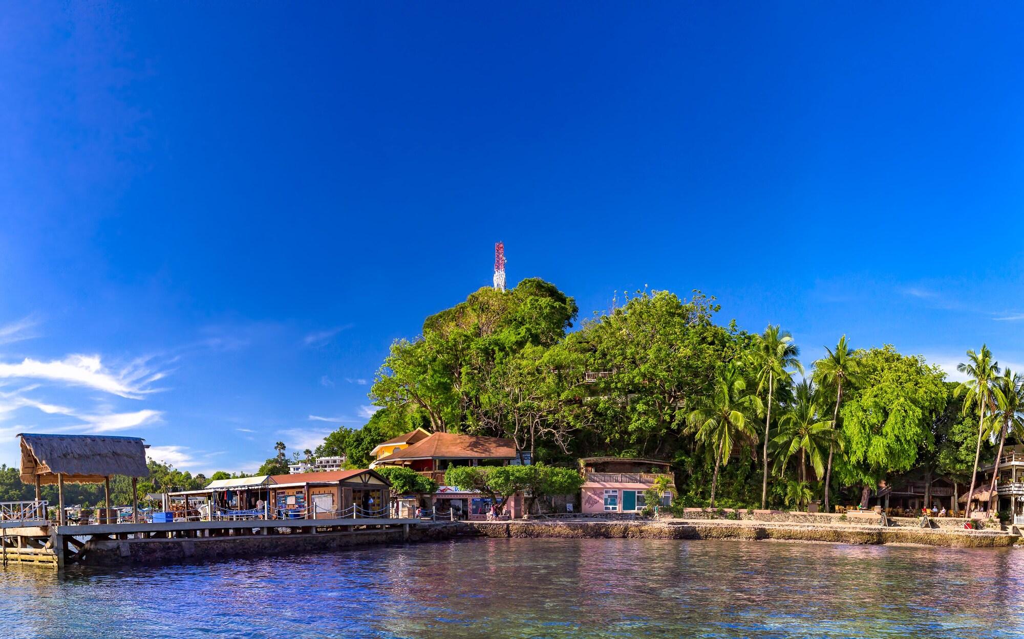 Vista Exterior El Galleon Beach Resort Asia Divers
