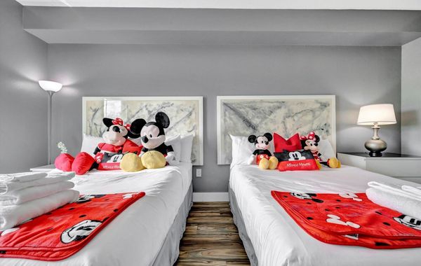 8 Mins to Disney NO Resort Fees Free Park Shuttle - Hoteles cerca de Premium Outlets en Orlando