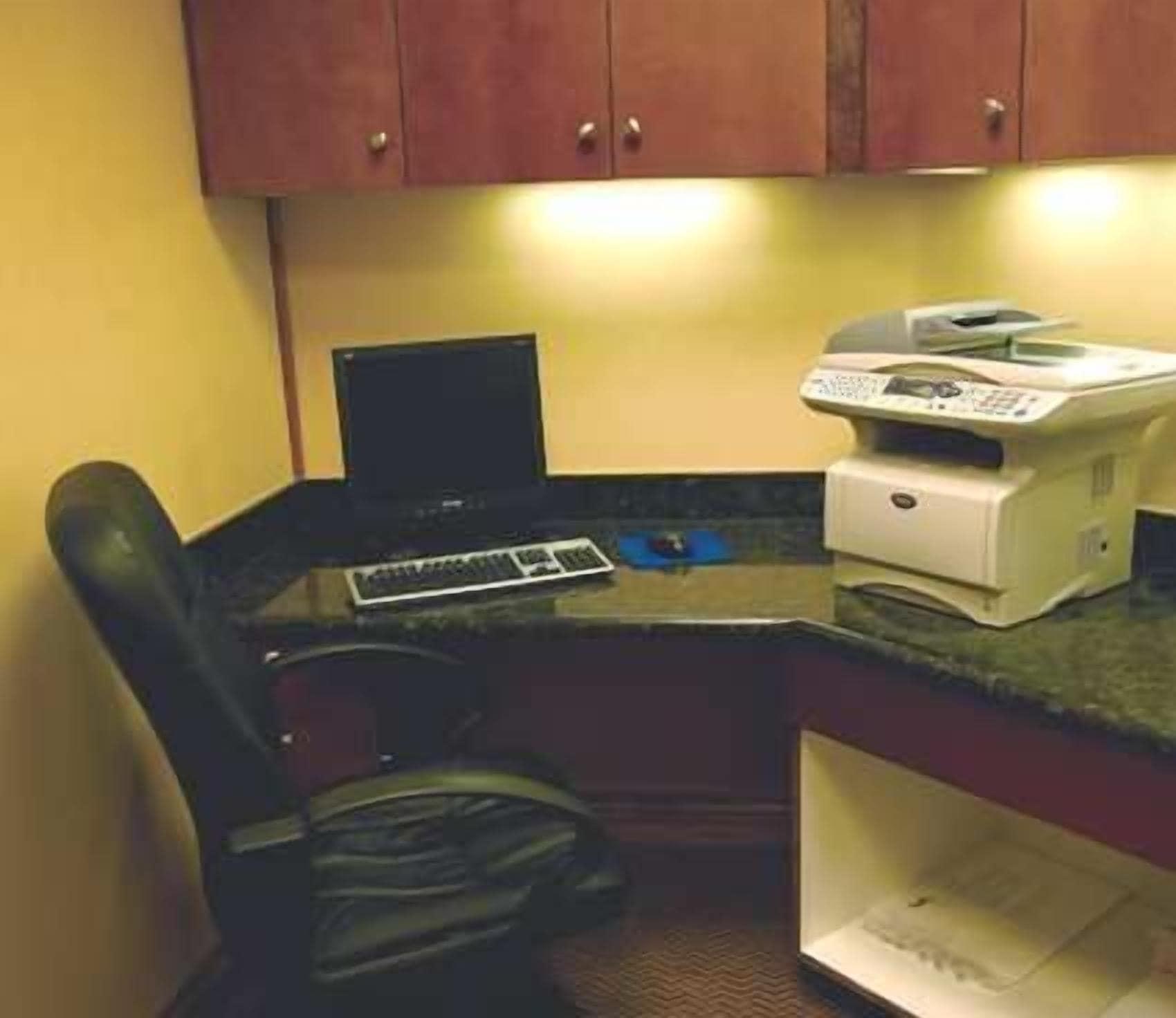 Centro de Negocios Hampton Inn & Suites Elk City