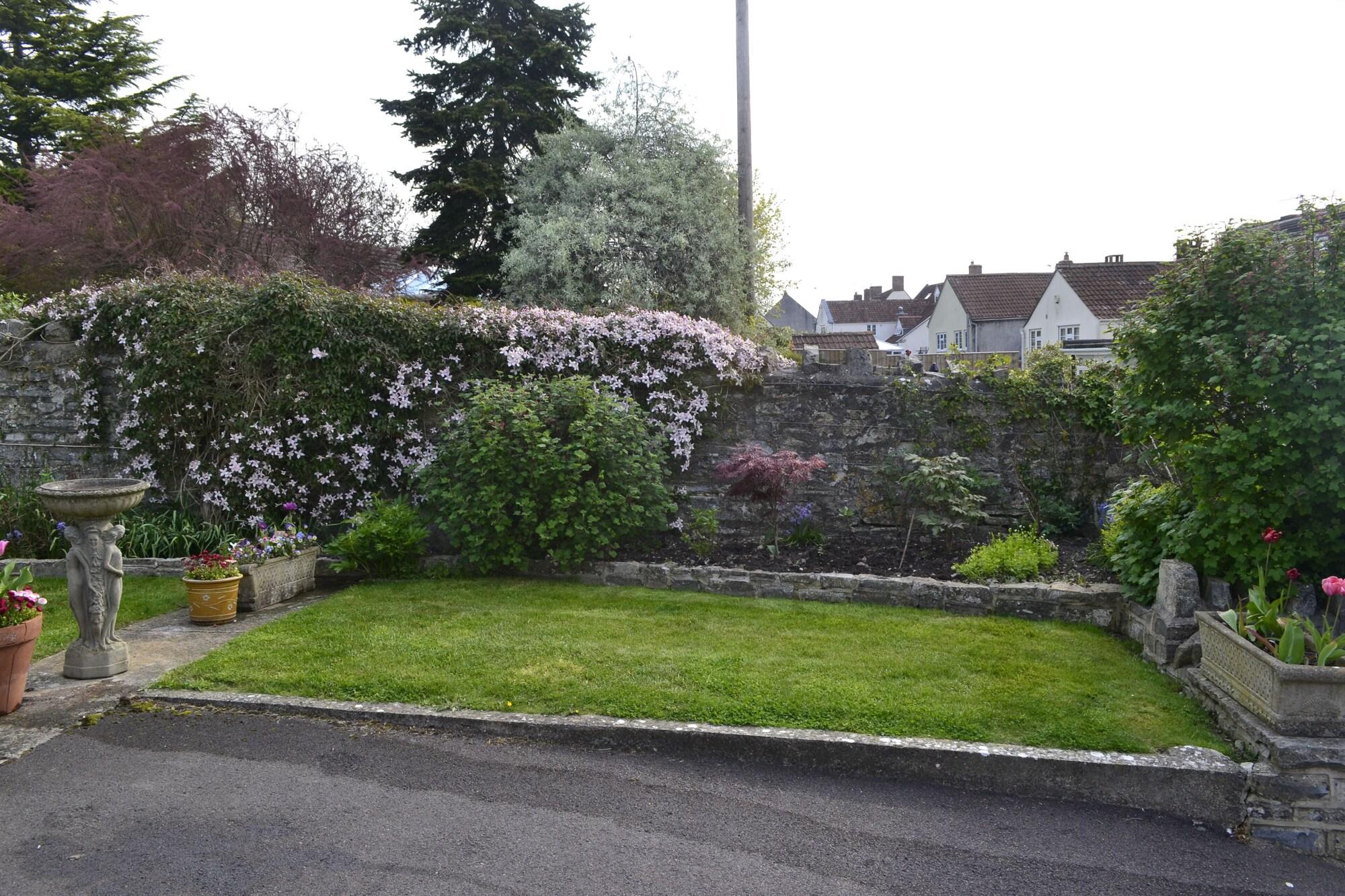 Vista Exterior The Lawns Tea Room and B&B