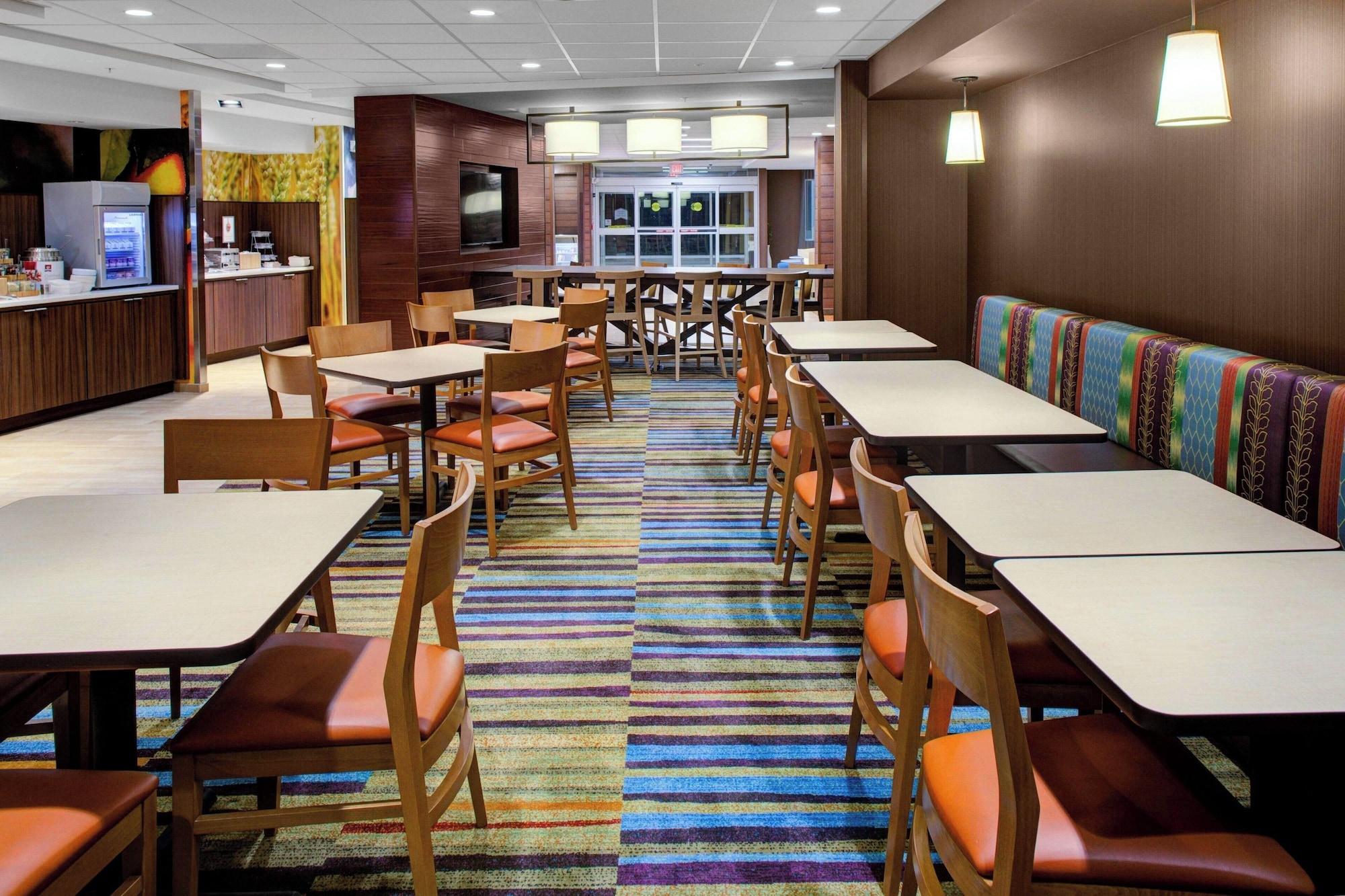 Restaurant Fairfield Inn & Suites by Marriott Hollister