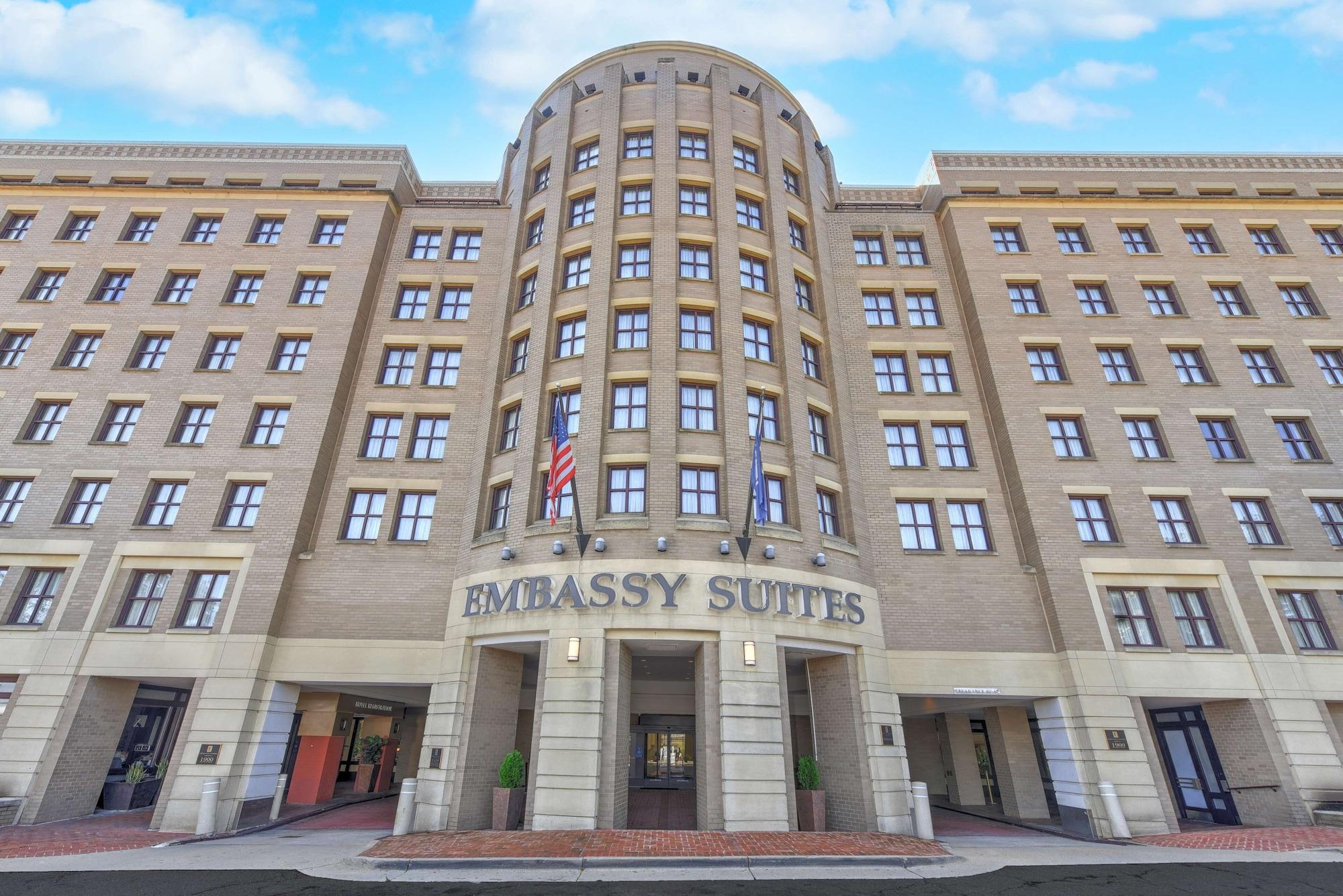 Vista Exterior Embassy Suites by Hilton Alexandria Old Town