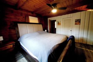 Alquiler Vacacional - Cozy, rustic 4-bedroom cabin in fabulous Lake Raystown with AC