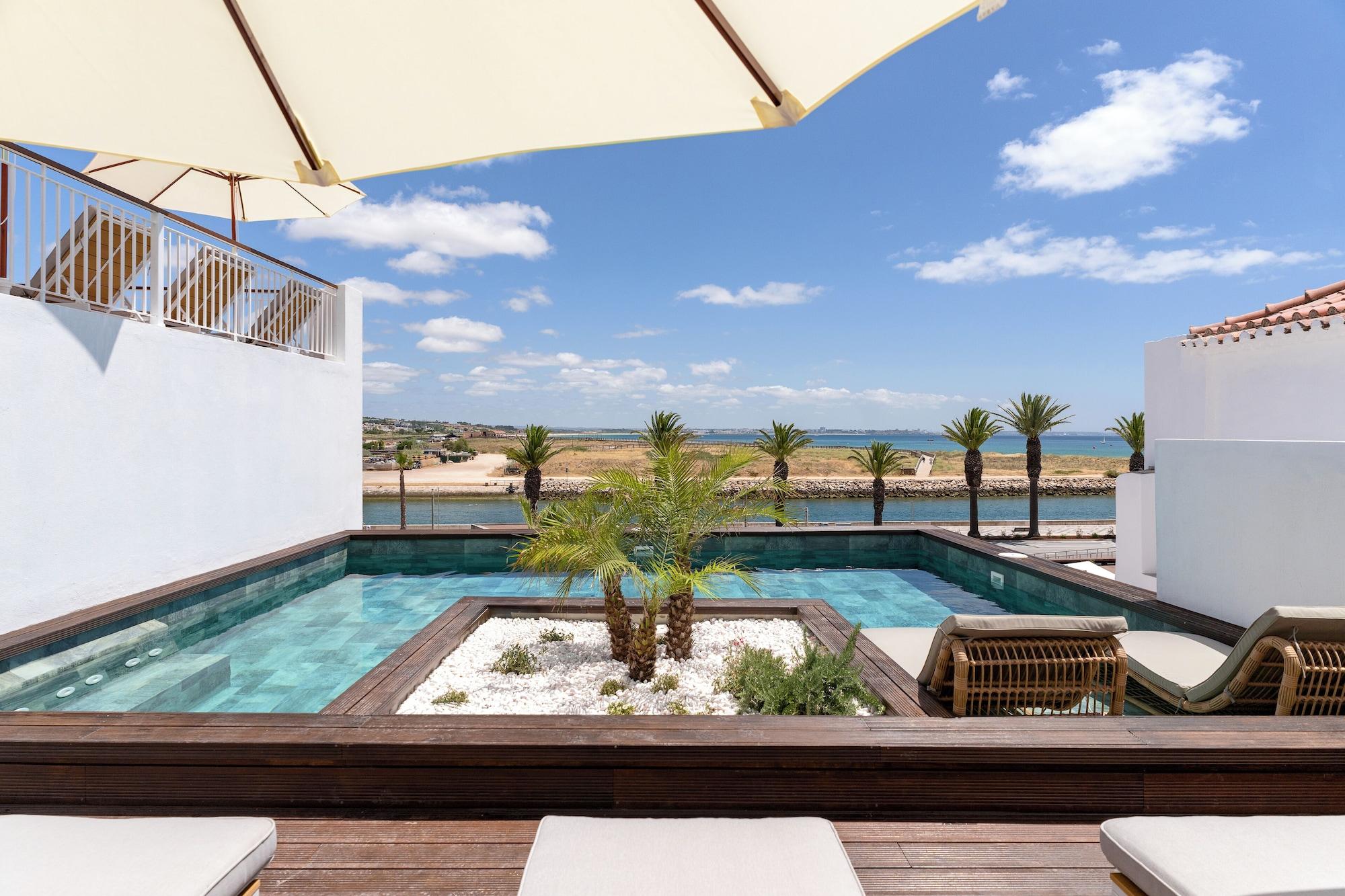 Varios Água Hotels Lagos Bay