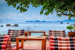 Alojamiento - Ten Moons Lipe Resort