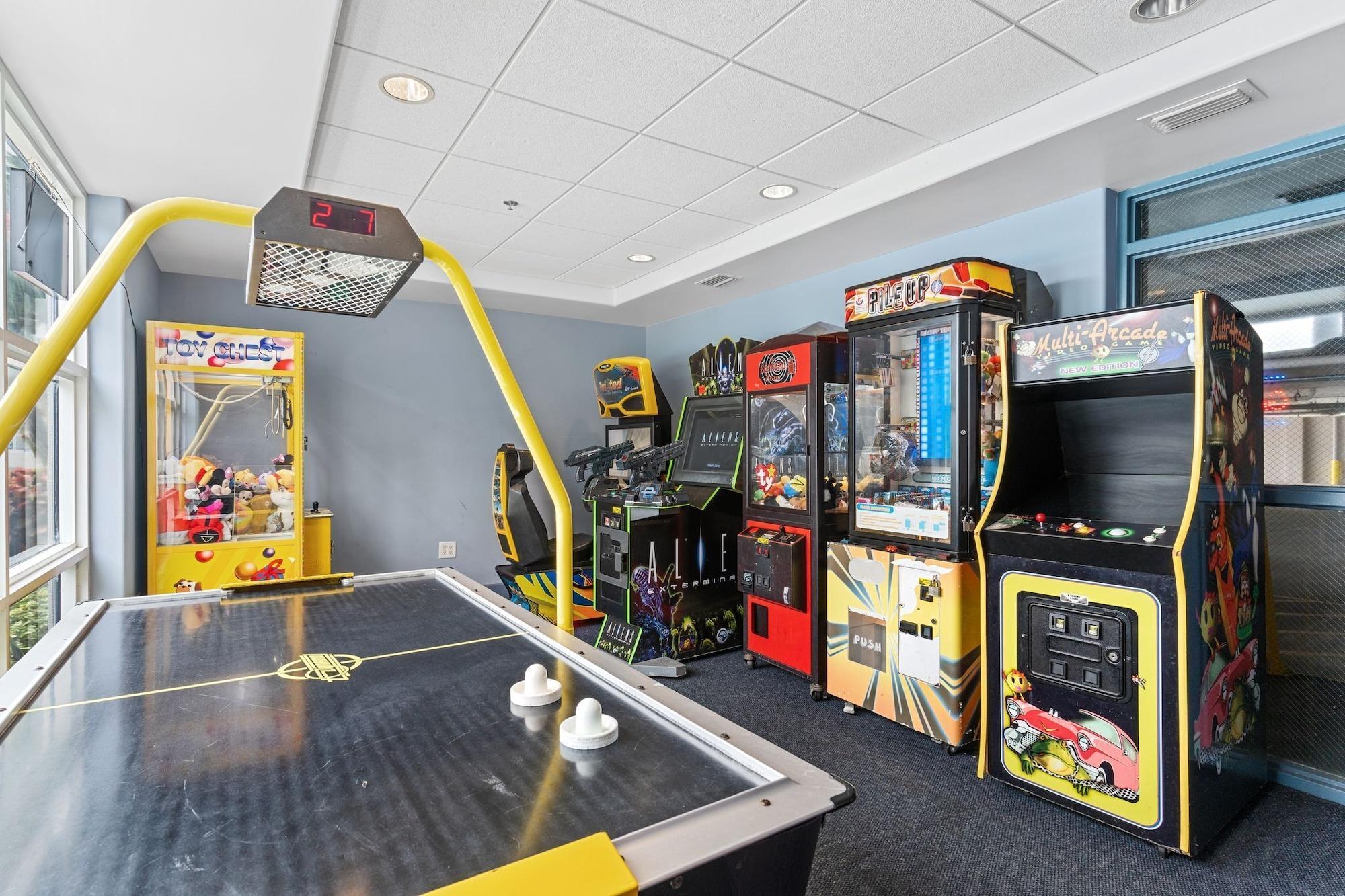 Instalaciones Recreativas Renovated Condo 2mi  from Disney Lake