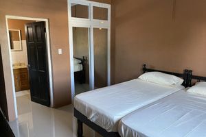 Alquiler Vacacional - Luxurious 5 BR/5 BA Villa w/ All Amenities of Home