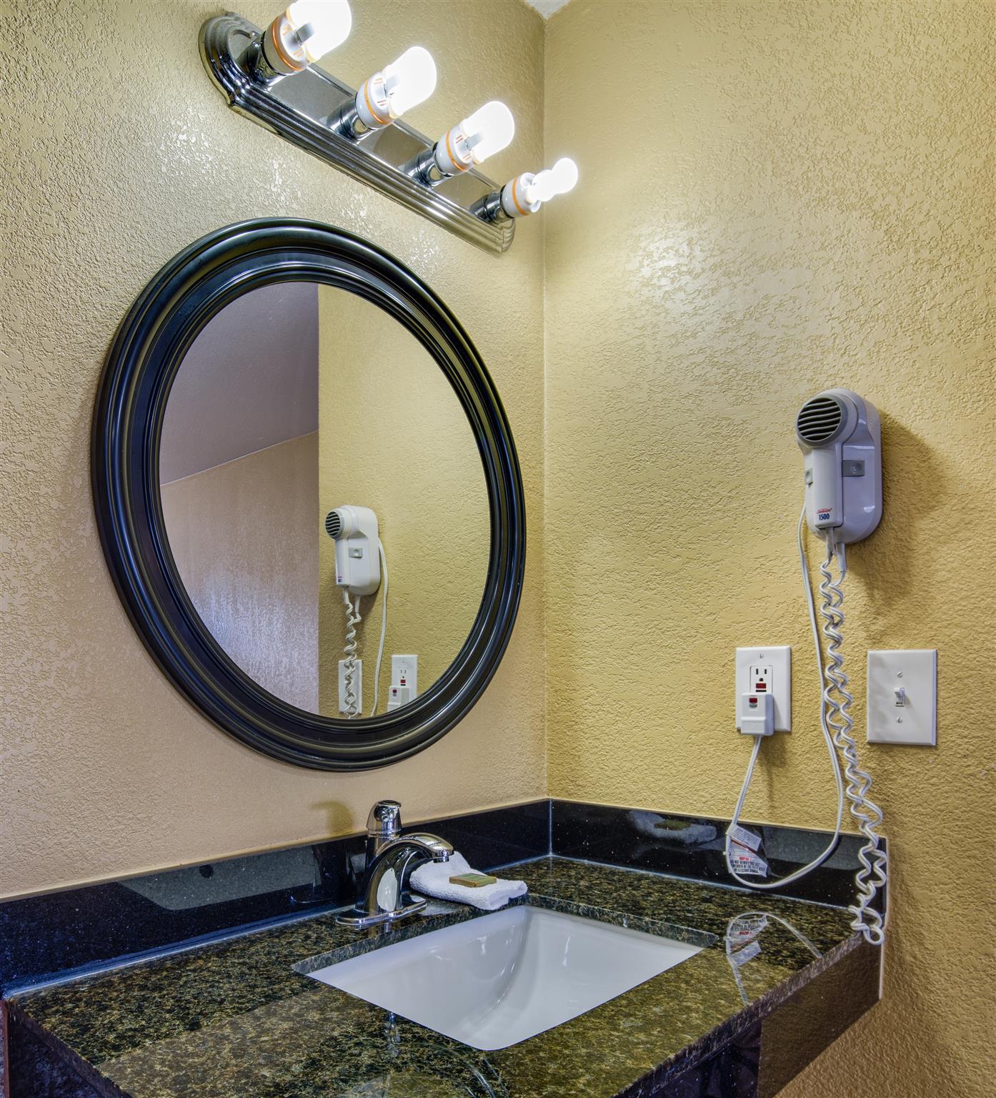 Equipamiento de Habitación Americas Best Value Inn Richmond San Francisco