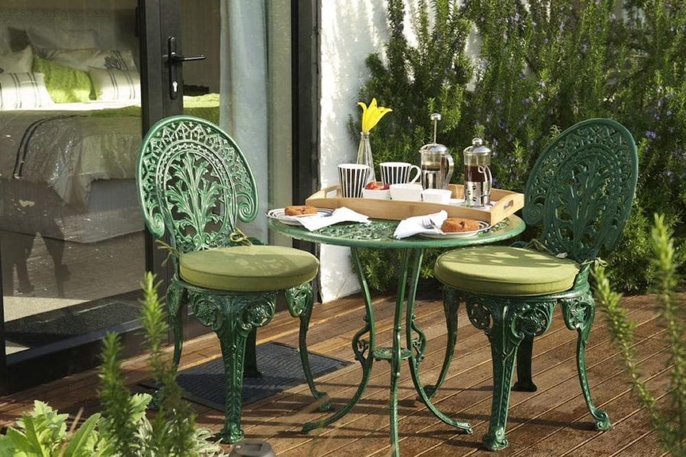 Varios Harmony Bed & Breakfast