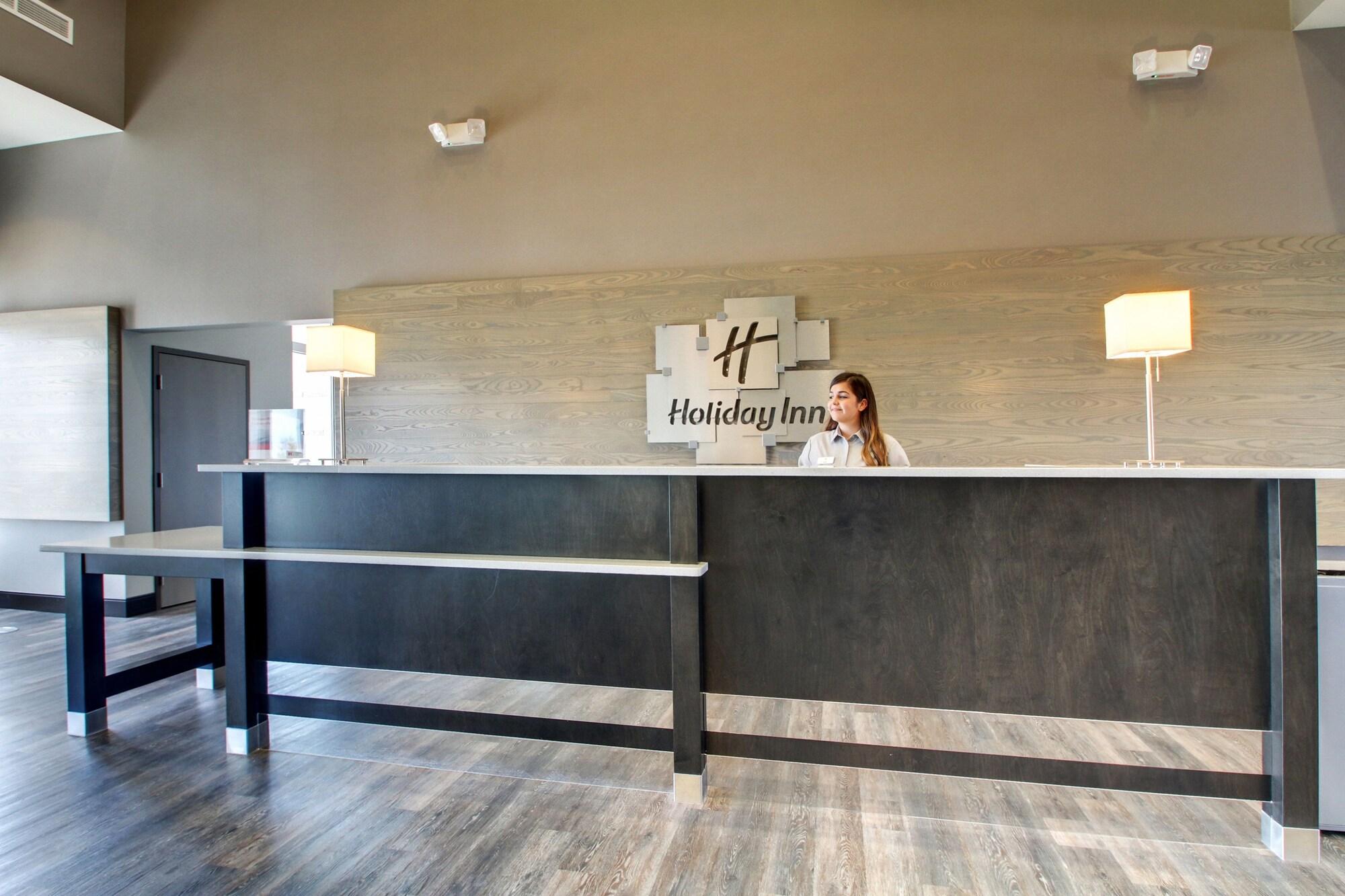 Vista Lobby Holiday Inn Peoria At Grand Prairie by IHG