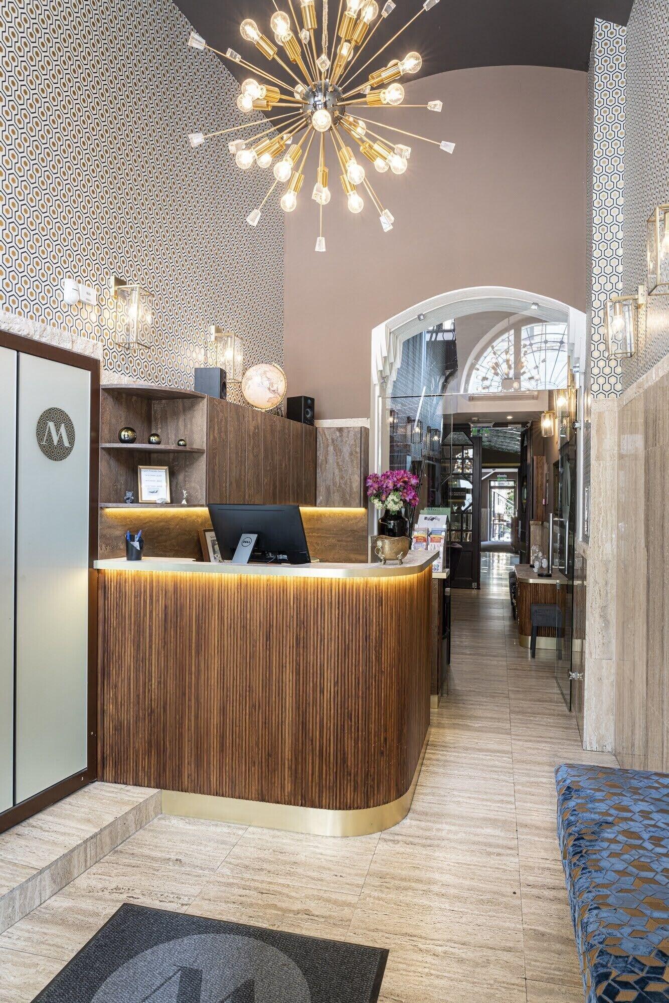 Vista Lobby Hotel Mika Downtown