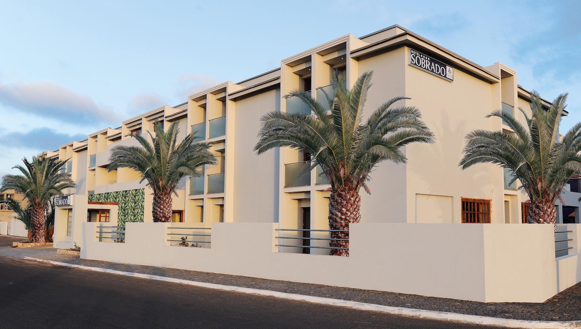 Vista Exterior Hotel Sobrado